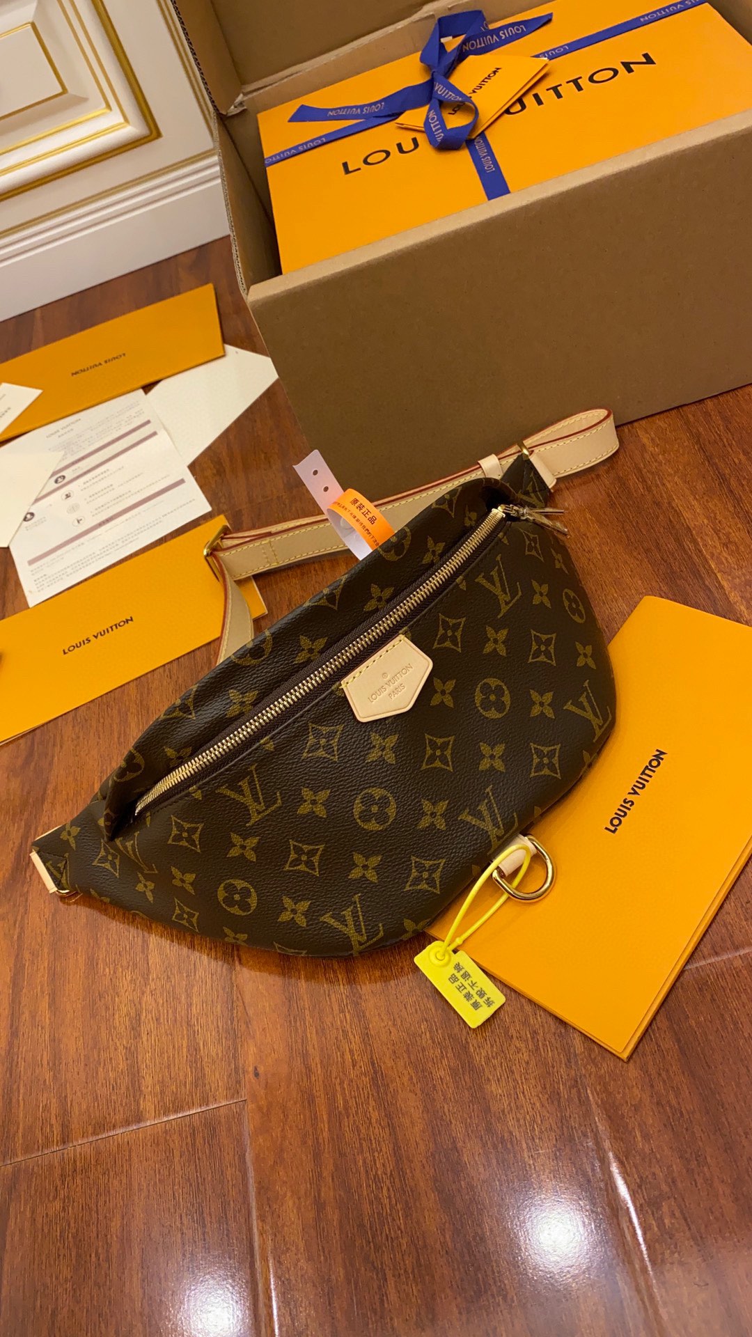 Louis Vuitton LV Bumbag Monogram腰包 M43644¥1,680.00-頂級1:1精品高仿包包香港台灣批發價格推薦微信哪裡買