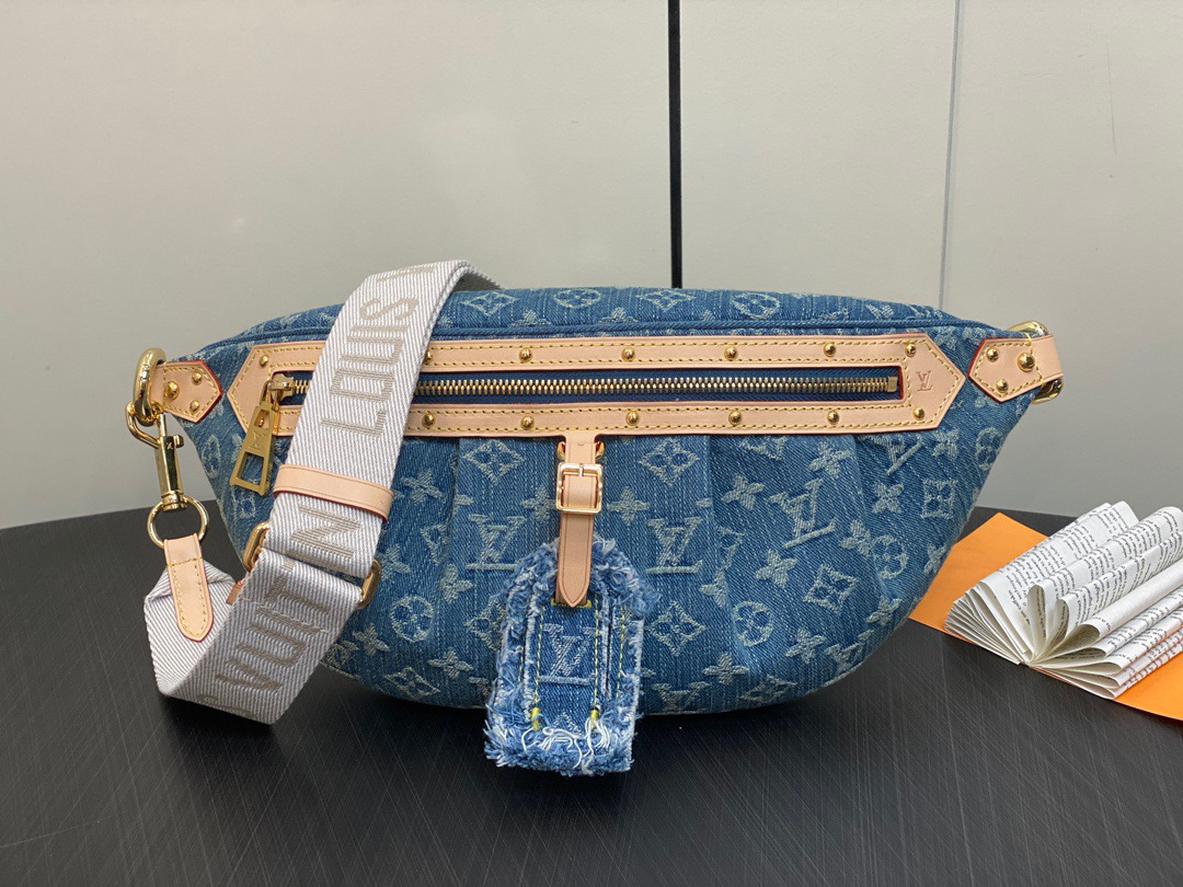 【原單精品】LV M46847藍色牛仔 丹寧胸包腰包繫列 最新款bumbag腰包¥1,480.00-頂級1:1精品高仿包包香港台灣批發價格推薦微信哪裡買