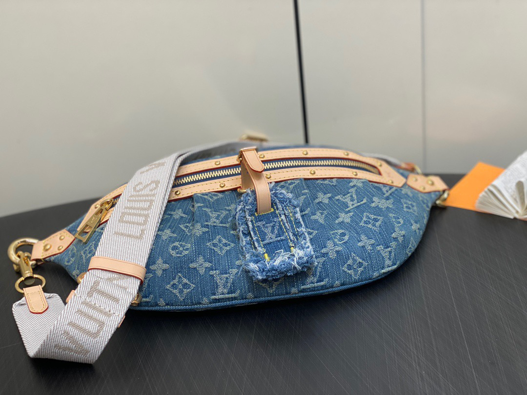 【原單精品】LV M46847藍色牛仔 丹寧胸包腰包繫列 最新款bumbag腰包¥1,480.00-頂級1:1精品高仿包包香港台灣批發價格推薦微信哪裡買