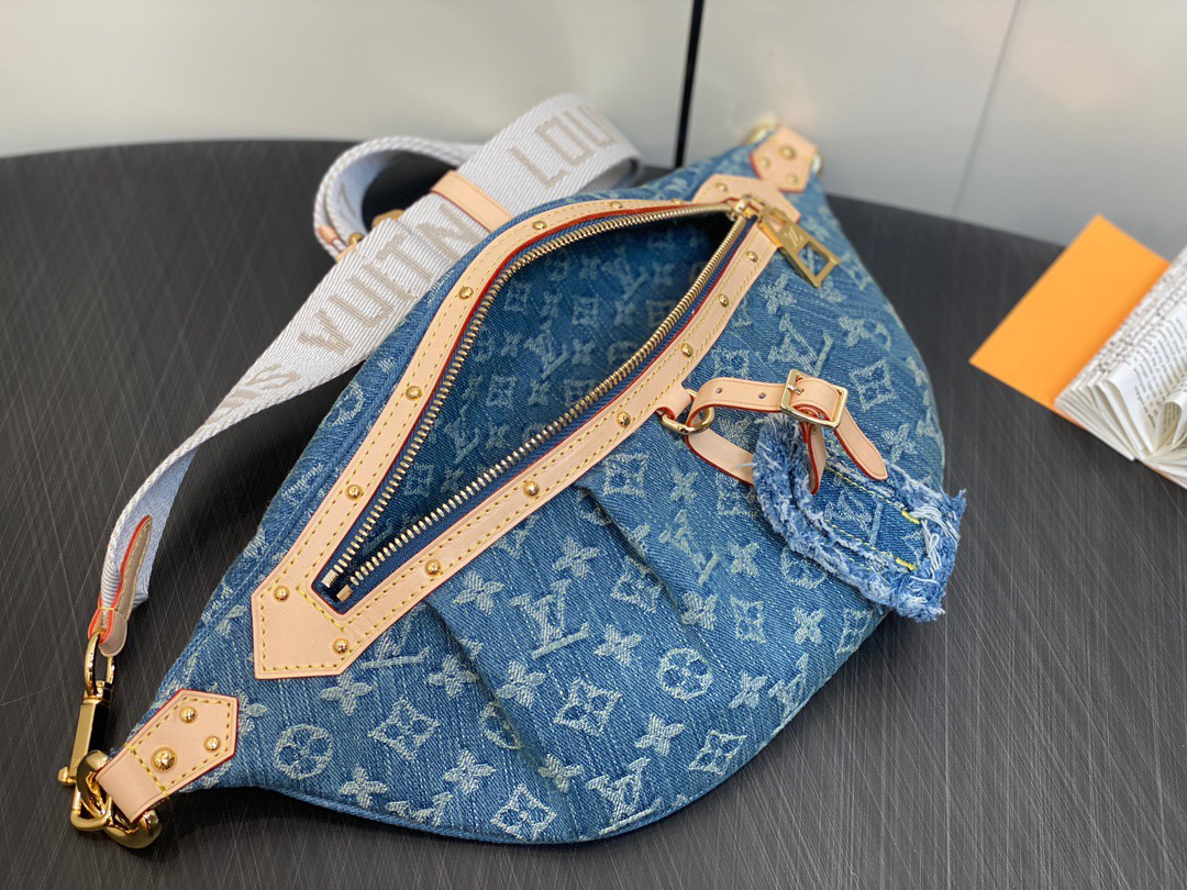 【原單精品】LV M46847藍色牛仔 丹寧胸包腰包繫列 最新款bumbag腰包¥1,480.00-頂級1:1精品高仿包包香港台灣批發價格推薦微信哪裡買