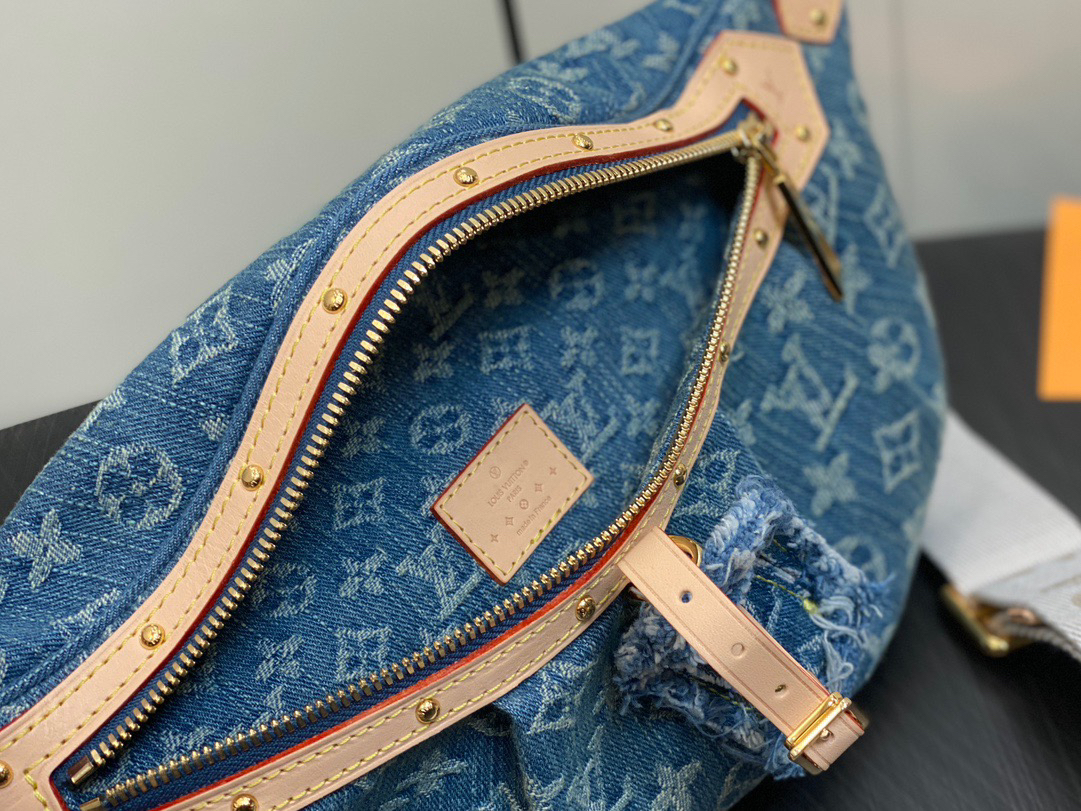 【原單精品】LV M46847藍色牛仔 丹寧胸包腰包繫列 最新款bumbag腰包¥1,480.00-頂級1:1精品高仿包包香港台灣批發價格推薦微信哪裡買