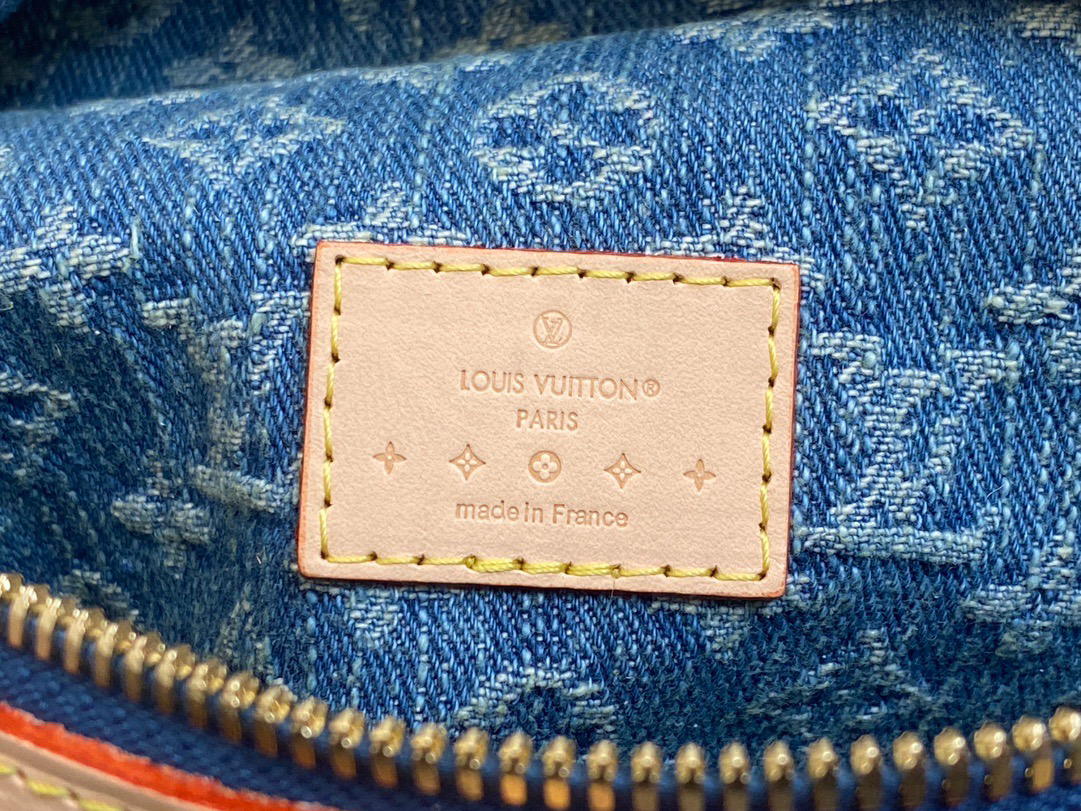【原單精品】LV M46847藍色牛仔 丹寧胸包腰包繫列 最新款bumbag腰包¥1,480.00-頂級1:1精品高仿包包香港台灣批發價格推薦微信哪裡買