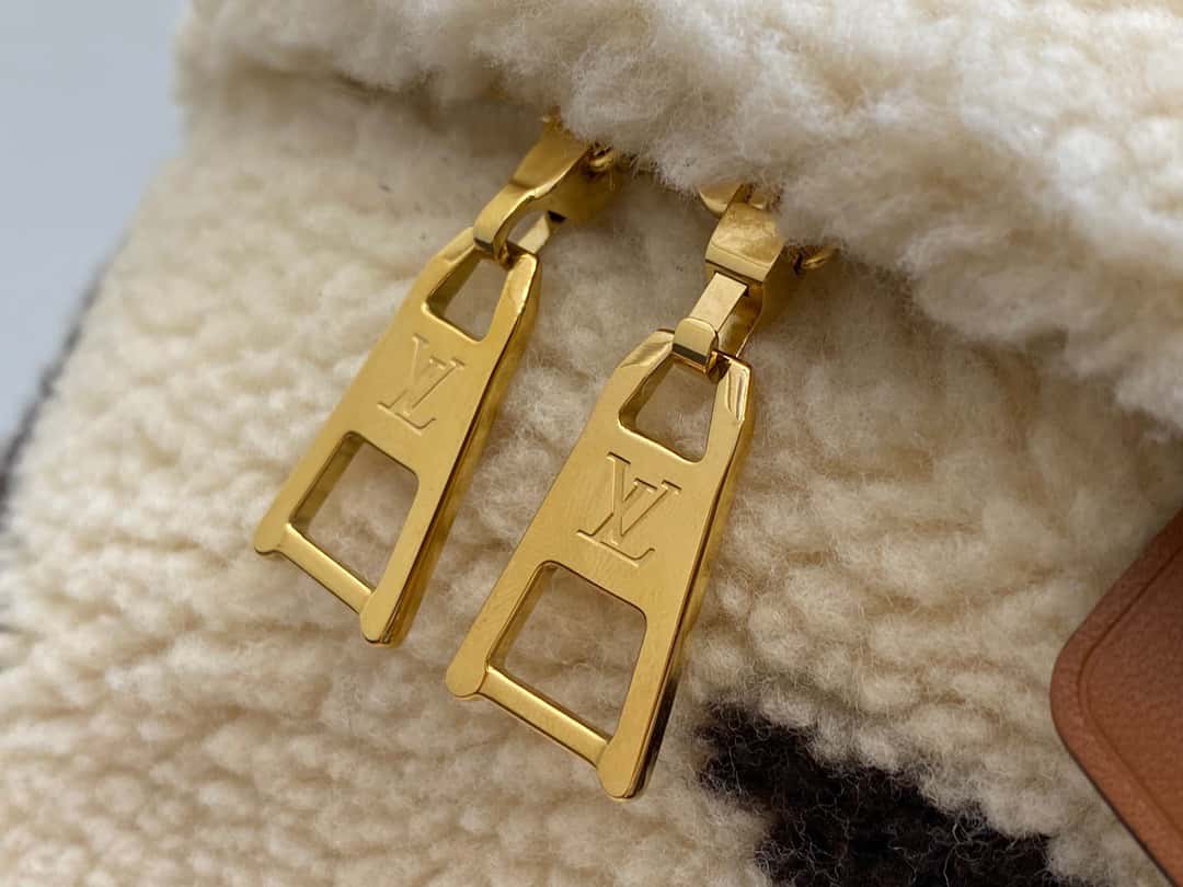 【原單精品】LV M23715米白色 腰包胸包繫列 BUMBAG 腰包¥1,480.00-頂級1:1精品高仿包包香港台灣批發價格推薦微信哪裡買