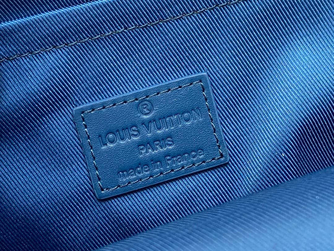 【原單精品】LV M23765藍色 全皮胸包單肩包繫列 秋冬新款 PILOT 單肩包¥1,480.00-頂級1:1精品高仿包包香港台灣批發價格推薦微信哪裡買