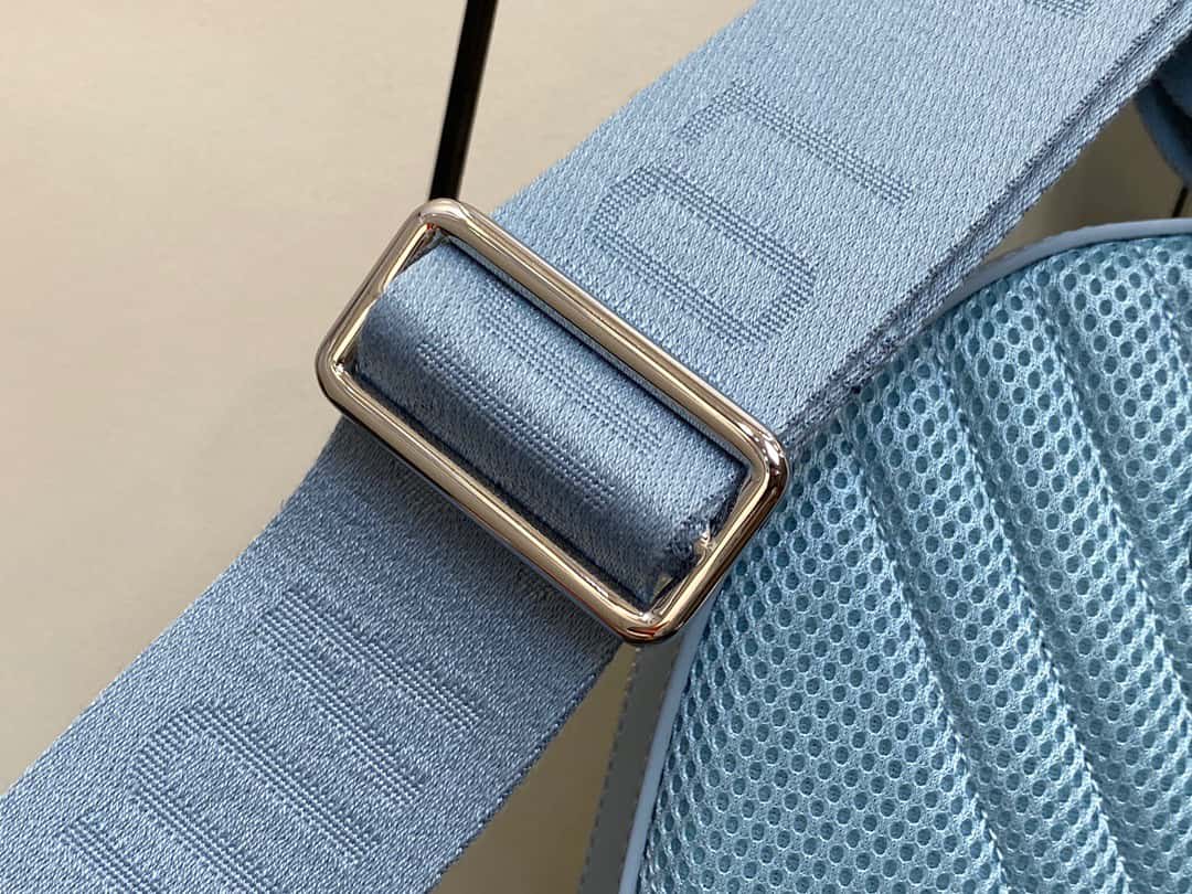 【原單精品】M23765藍色 全皮胸包單肩包繫列 秋冬新款 PILOT LV單肩包¥１,６８０.００-頂級1:1精品高仿包包香港台灣批發價格推薦微信哪裡買