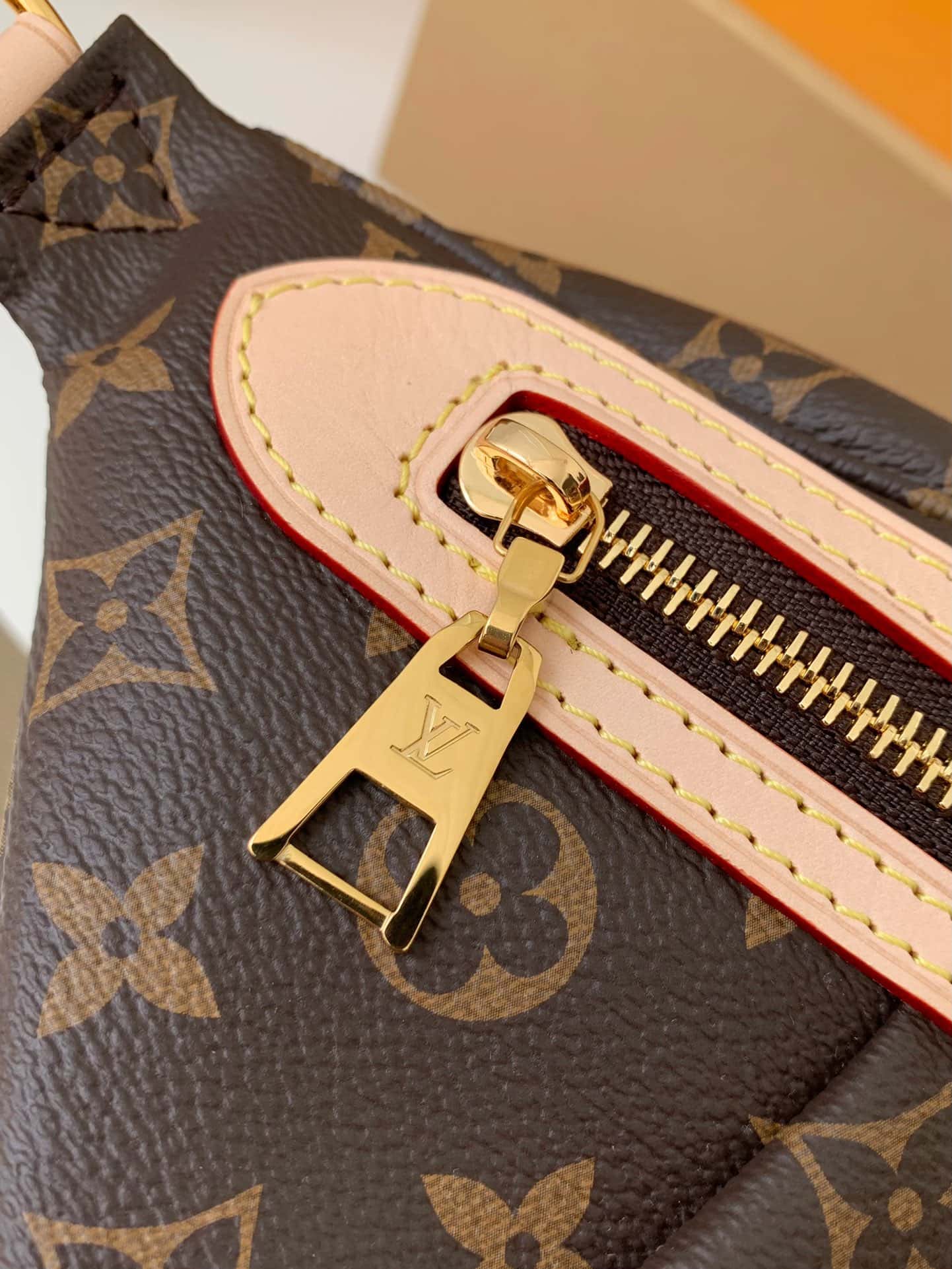 LV 專櫃新款Bumbag 老花腰包 M46784，38*16*8cm¥1,４８0.00-頂級1:1精品高仿包包香港台灣批發價格推薦微信哪裡買