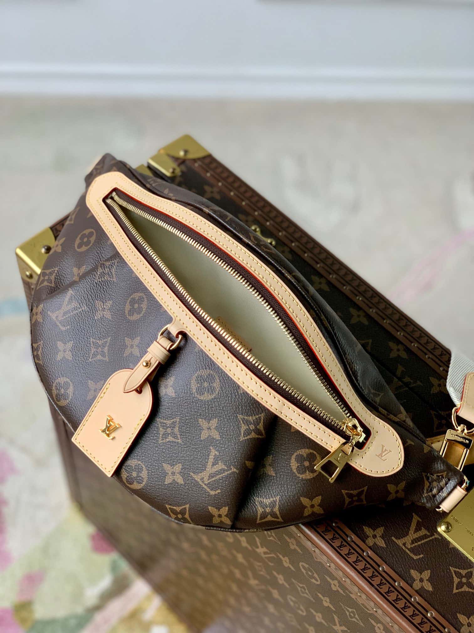 ＬＶ原單復刻佈袋M46784腰包胸包¥1,４８0.00-頂級1:1精品高仿包包香港台灣批發價格推薦微信哪裡買