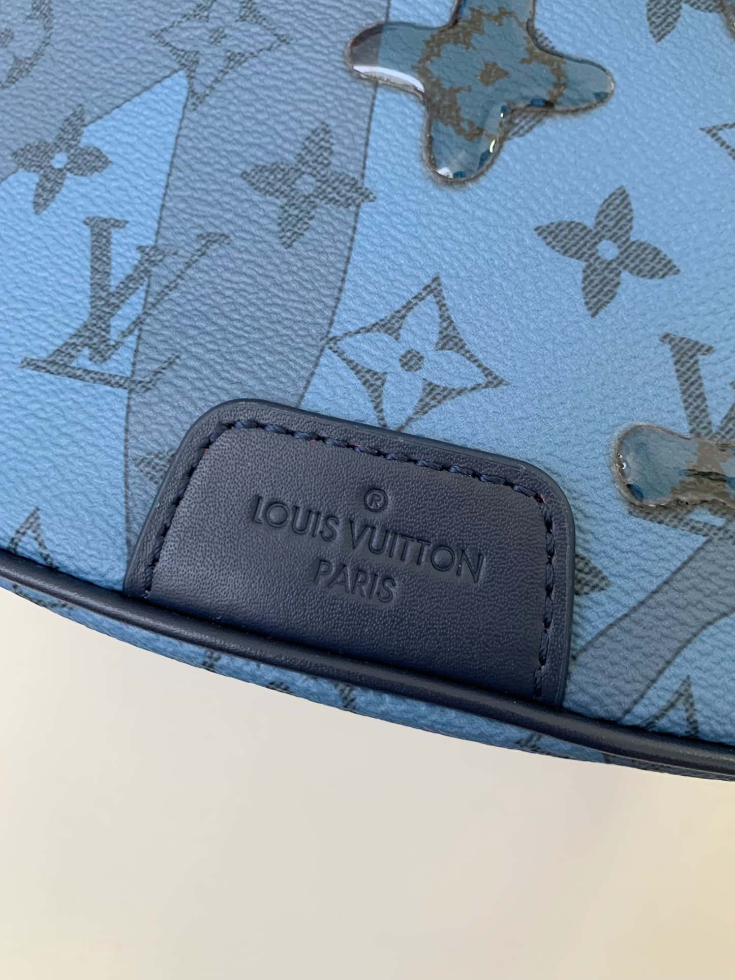 LV M22576 專櫃23新款 DISCOVERY 水滴藍腰包¥1480.00-頂級1:1精品高仿包包香港台灣批發價格推薦微信哪裡買