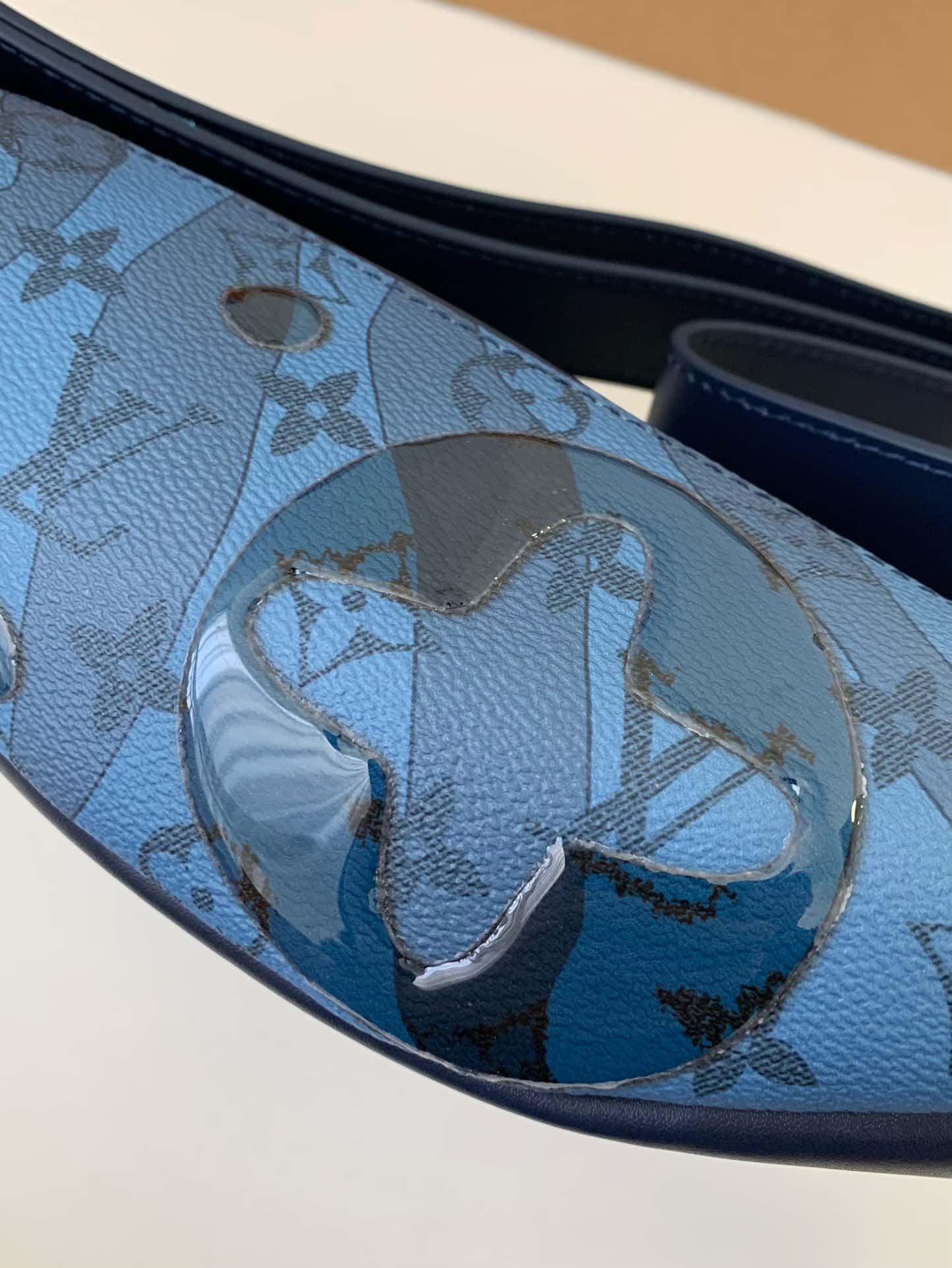 LV M22576 專櫃23新款 DISCOVERY 水滴藍腰包¥1480.00-頂級1:1精品高仿包包香港台灣批發價格推薦微信哪裡買