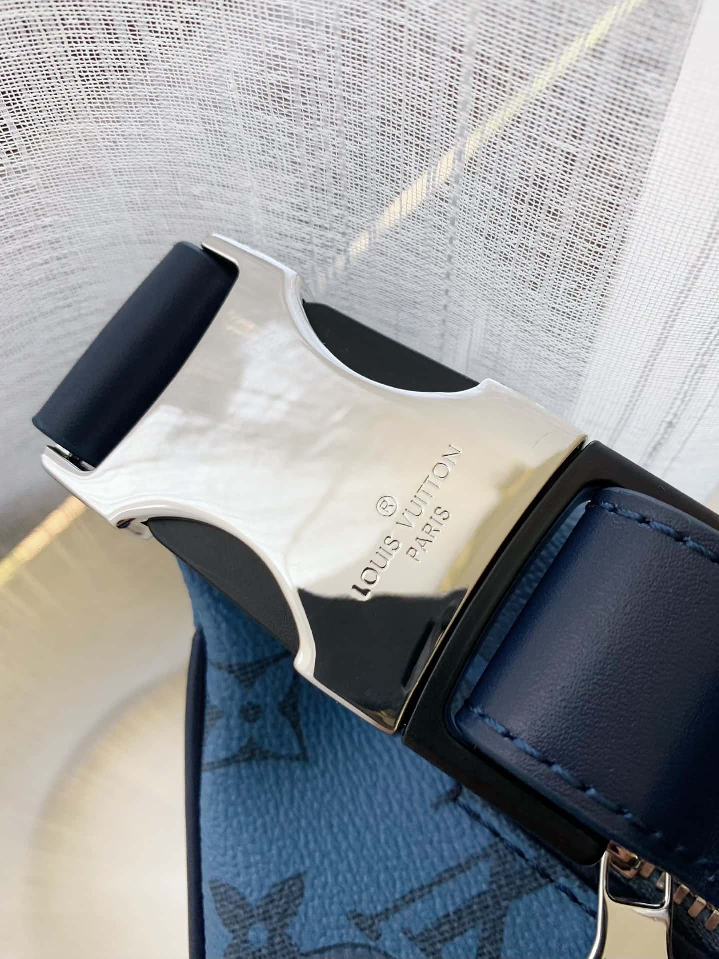 LV M22576 專櫃23新款 DISCOVERY 水滴藍腰包¥1480.00-頂級1:1精品高仿包包香港台灣批發價格推薦微信哪裡買