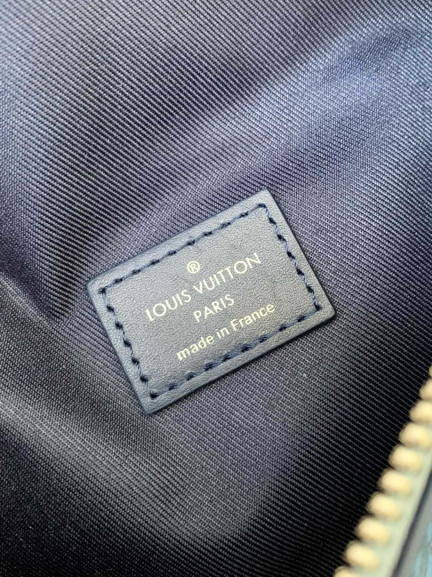 LV M22576 專櫃23新款 DISCOVERY 水滴藍腰包¥1480.00-頂級1:1精品高仿包包香港台灣批發價格推薦微信哪裡買