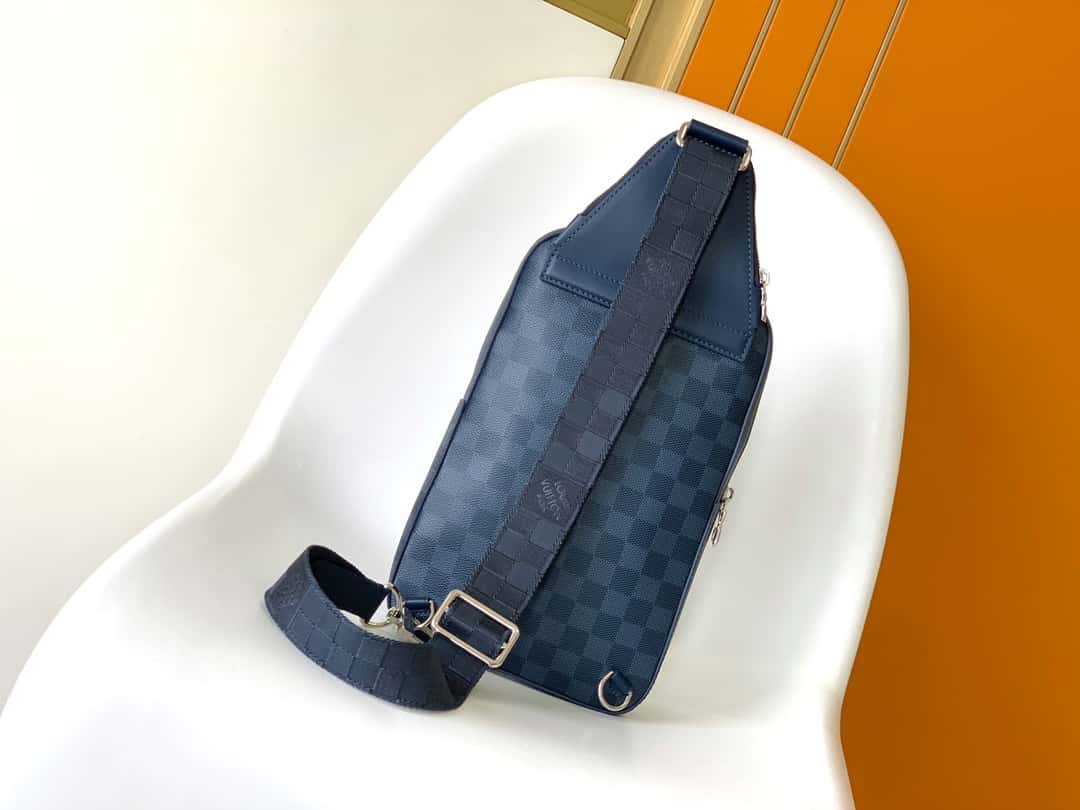 Louis Vuitton N40439藍色全皮 男包胸包繫列¥1680.00-頂級1:1精品高仿包包香港台灣批發價格推薦微信哪裡買