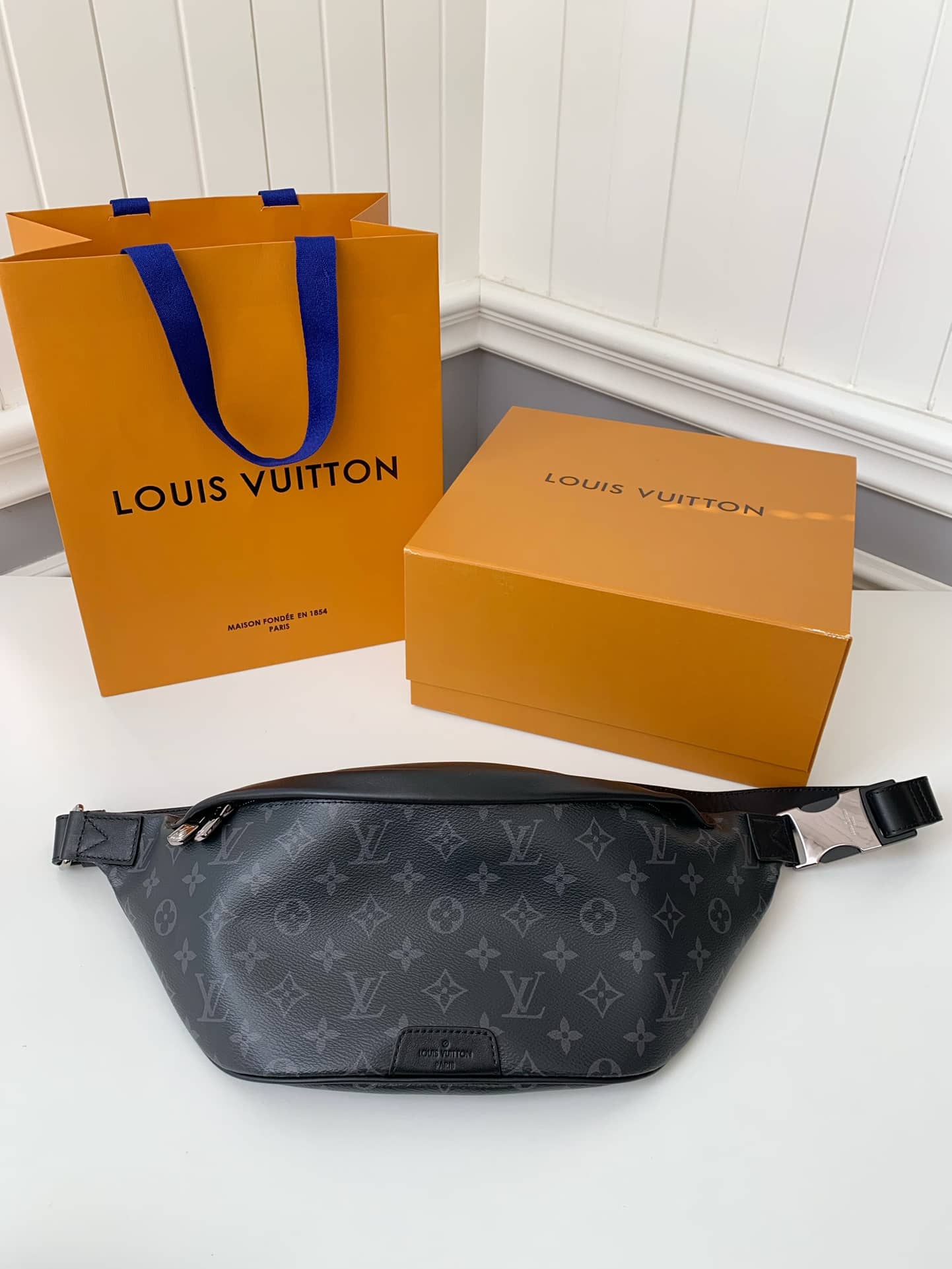 LV M44336 Discovery Bumbag原單胸包¥1580.00-頂級1:1精品高仿包包香港台灣批發價格推薦微信哪裡買