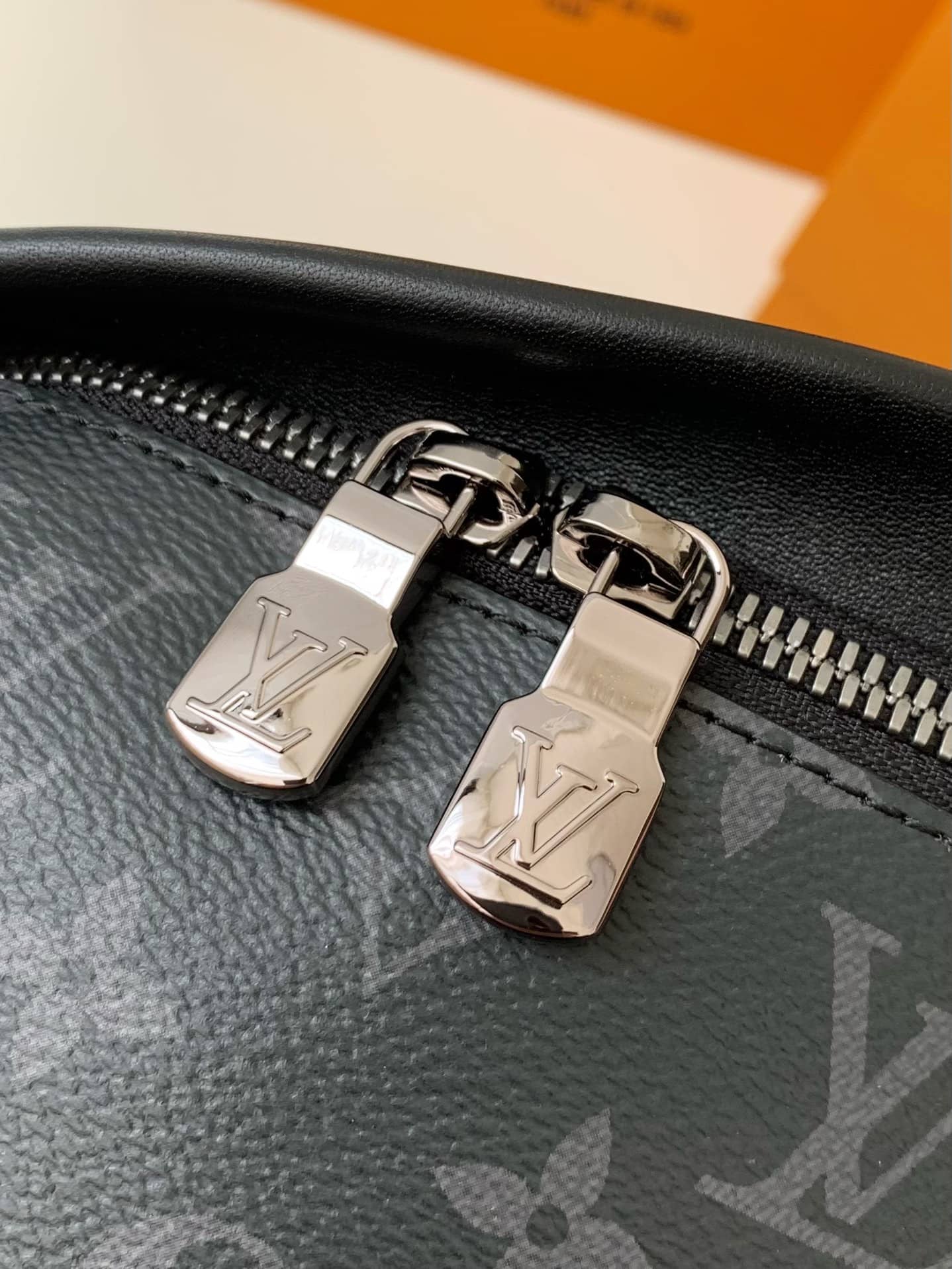 LV M44336 Discovery Bumbag原單胸包¥1580.00-頂級1:1精品高仿包包香港台灣批發價格推薦微信哪裡買