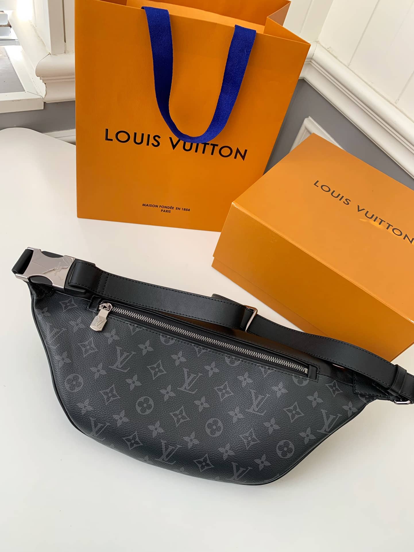LV M44336 Discovery Bumbag原單胸包¥1580.00-頂級1:1精品高仿包包香港台灣批發價格推薦微信哪裡買