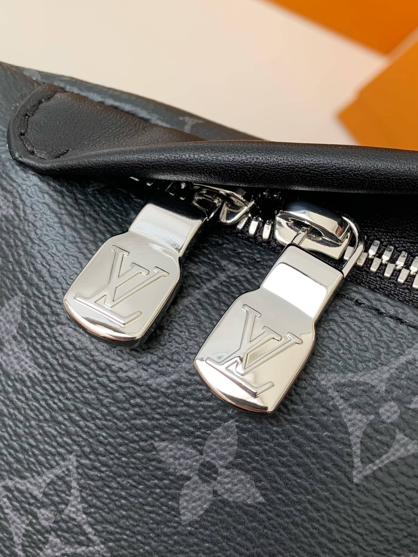 LV 原單復刻M46035 Discovery Bumbag PM腰包¥1,280.00-頂級1:1精品高仿包包香港台灣批發價格推薦微信哪裡買