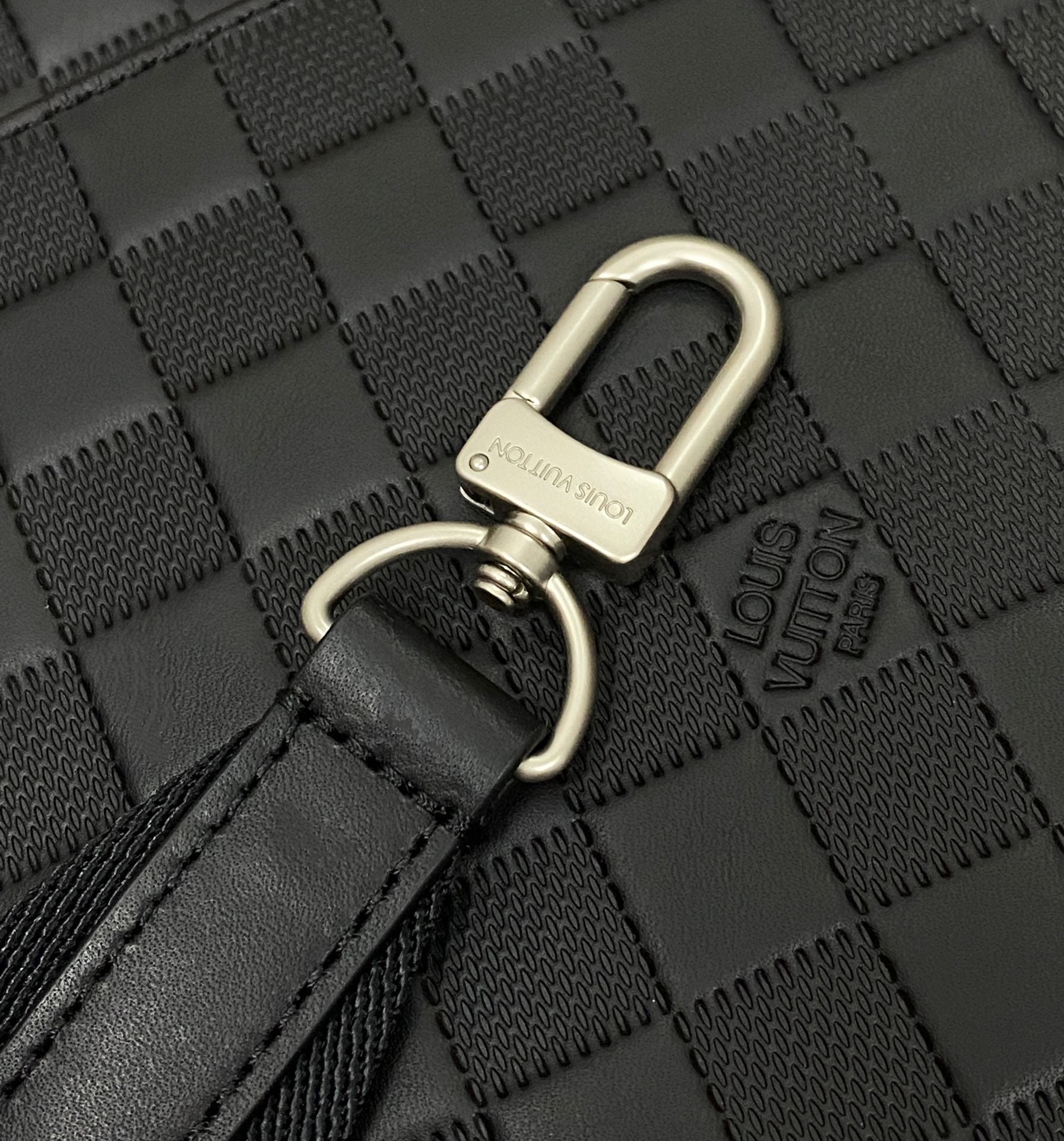 LV運動風糅合休閑氣息 N41720 AVENUE SLING BAG頂級原單單肩包¥1,280.00-頂級1:1精品高仿包包香港台灣批發價格推薦微信哪裡買 LV運動風糅合休閑氣息 N41720 AVENUE SLING BAG頂級原單單肩包¥1,280.00-頂級1:1精品高仿包包香港台灣批發價格推薦微信哪裡買