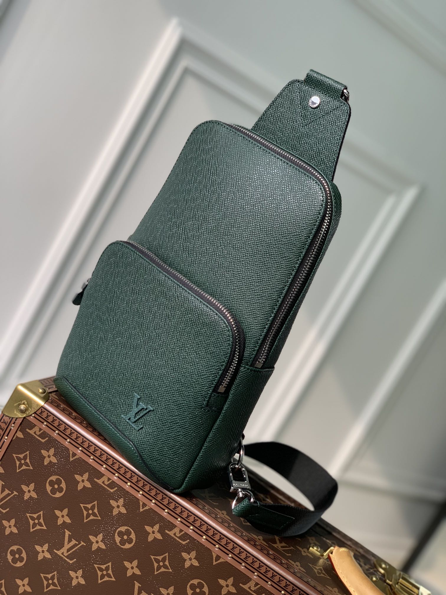 LV高仿原單腰包 M30860 AVENUE SLING BAG¥1,280.00-頂級1:1精品高仿包包香港台灣批發價格推薦微信哪裡買