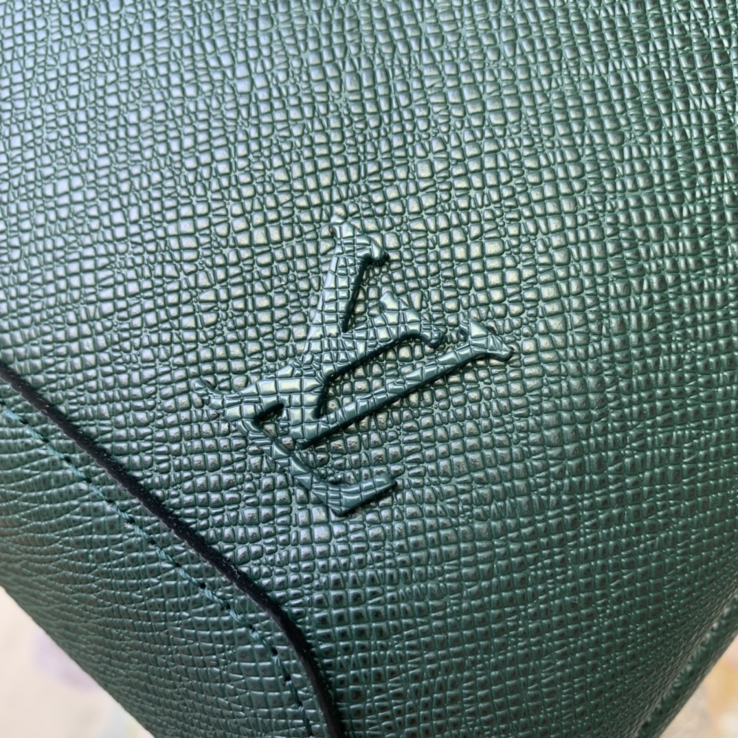 LV高仿原單腰包 M30860 AVENUE SLING BAG¥1,280.00-頂級1:1精品高仿包包香港台灣批發價格推薦微信哪裡買