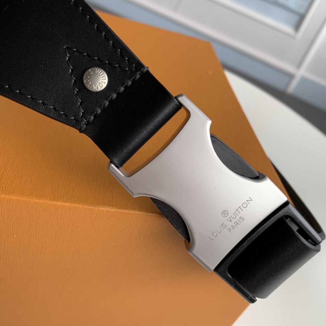 N40298 LV CAMPUS 頂級原單腰包¥1480.00-頂級1:1精品高仿包包香港台灣批發價格推薦微信哪裡買