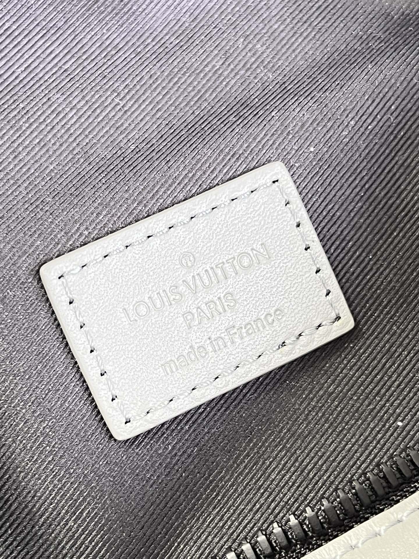 LV M46108 DISCOVERY一比一高仿腰包¥1480.00-頂級1:1精品高仿包包香港台灣批發價格推薦微信哪裡買