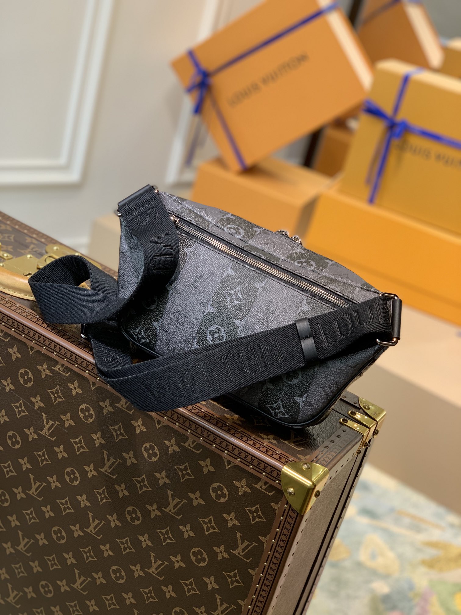 Louis Vuitton LV New Sling Bag 字樣心形貼飾腰包 M59338¥1480.00-頂級1:1精品高仿包包香港台灣批發價格推薦微信哪裡買