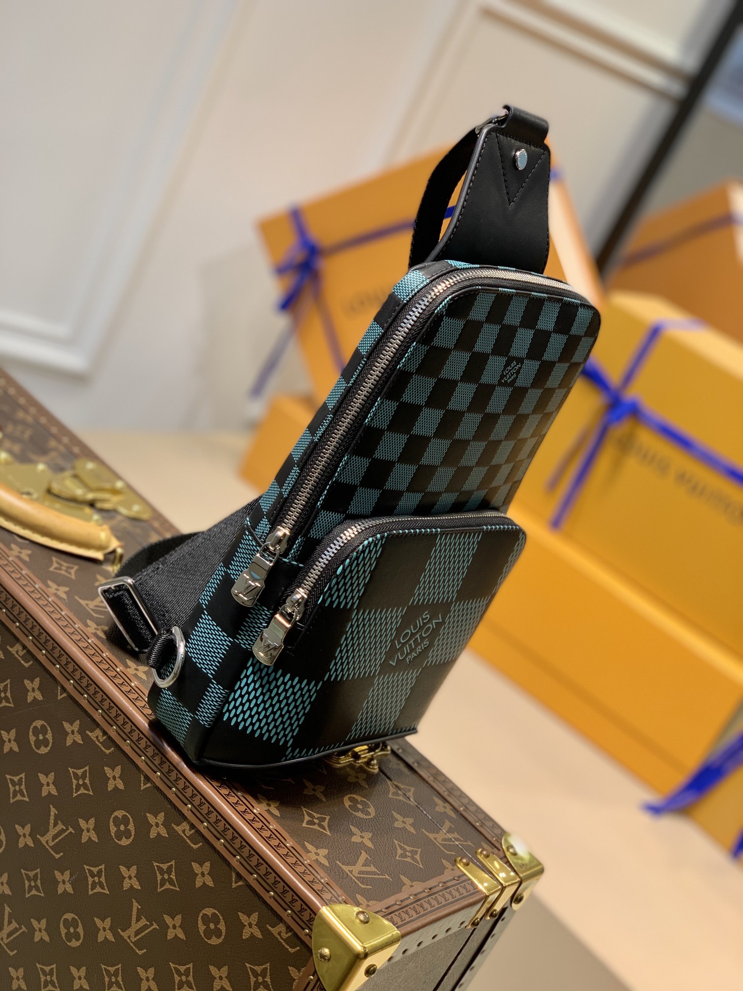 Louis Vuitton LV Avenue Slingbag N50038水綠色頂級原單包¥1380.00-頂級1:1精品高仿包包香港台灣批發價格推薦微信哪裡買