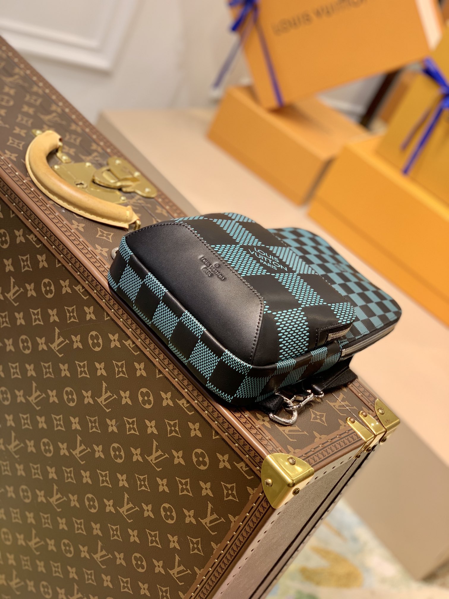 Louis Vuitton LV Avenue Slingbag N50038水綠色頂級原單包¥1380.00-頂級1:1精品高仿包包香港台灣批發價格推薦微信哪裡買