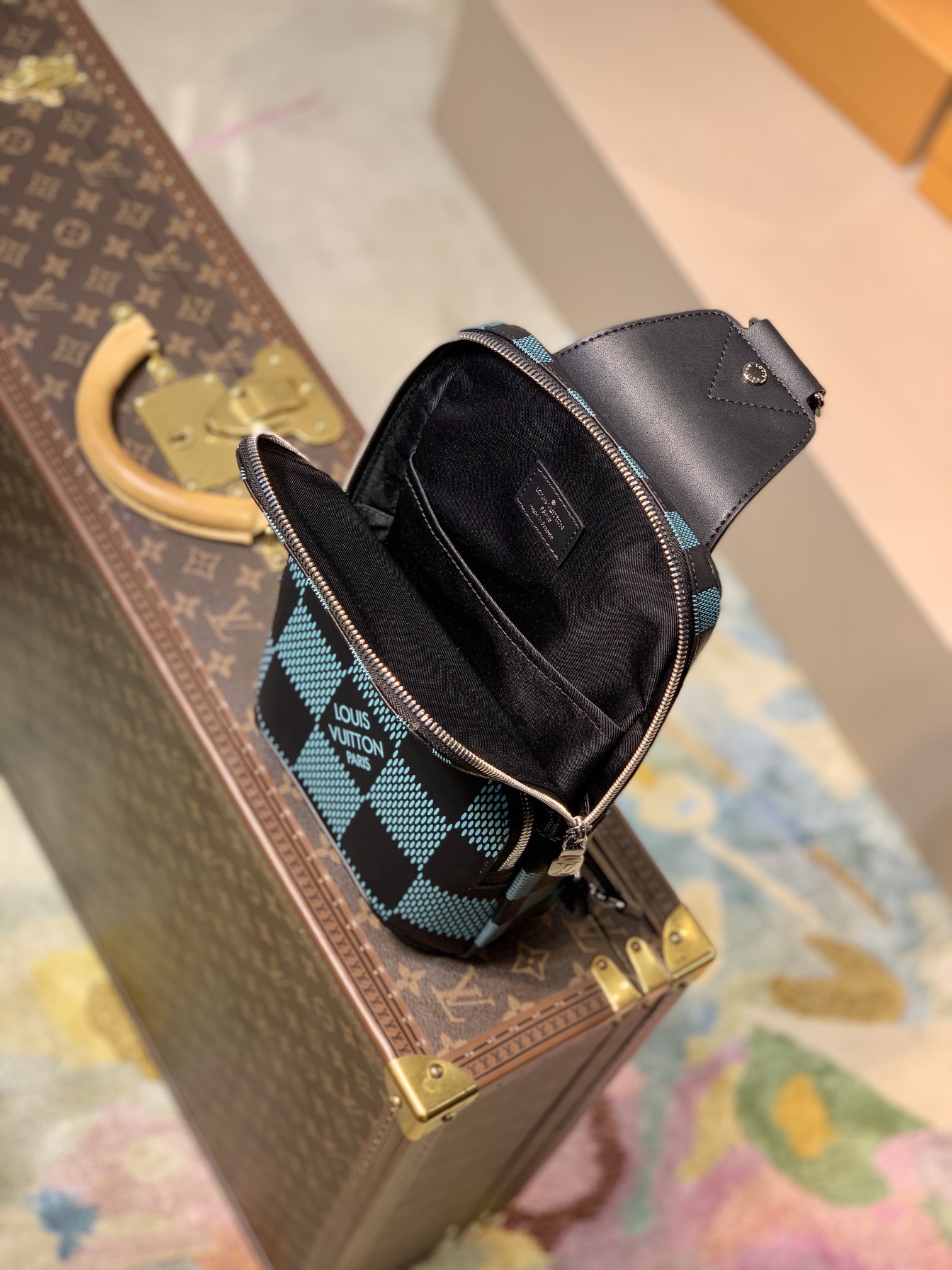 Louis Vuitton LV Avenue Slingbag N50038水綠色頂級原單包¥1380.00-頂級1:1精品高仿包包香港台灣批發價格推薦微信哪裡買