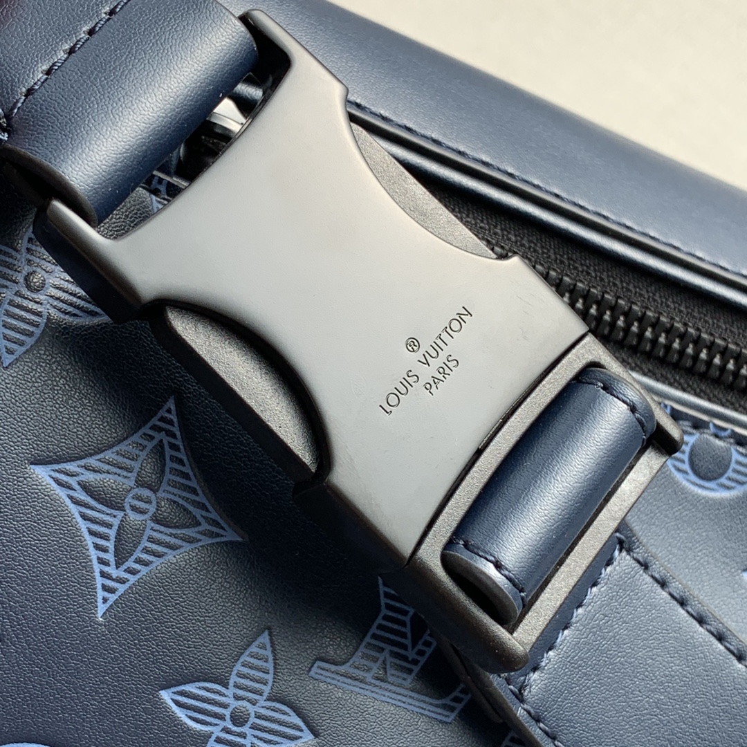 Louis Vuitton LV Discovery 原單腰包 M45729藍色¥1380.00-頂級1:1精品高仿包包香港台灣批發價格推薦微信哪裡買