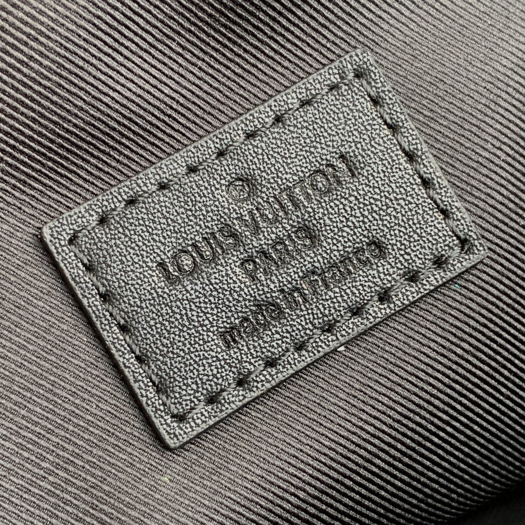 Louis Vuitton LV Campus 腰包 N50022海軍藍¥1,280.00-頂級1:1精品高仿包包香港台灣批發價格推薦微信哪裡買