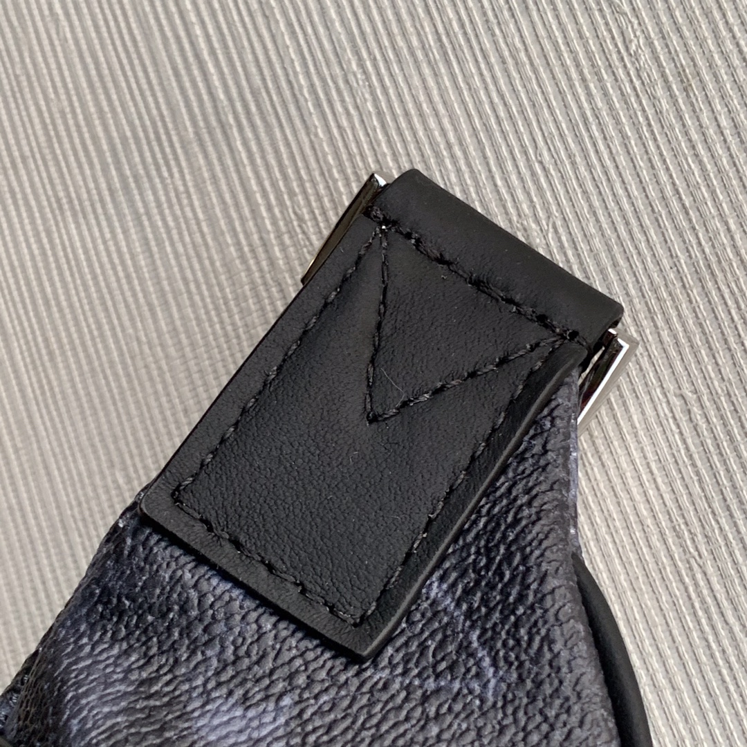 Louis Vuitton LV Discovery 腰包 M57276¥1,480.00-頂級1:1精品高仿包包香港台灣批發價格推薦微信哪裡買