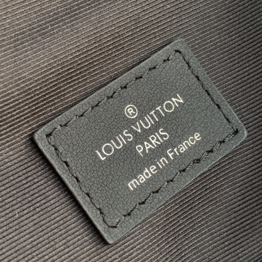 Louis Vuitton LV Discovery 腰包 M57276¥1,480.00-頂級1:1精品高仿包包香港台灣批發價格推薦微信哪裡買