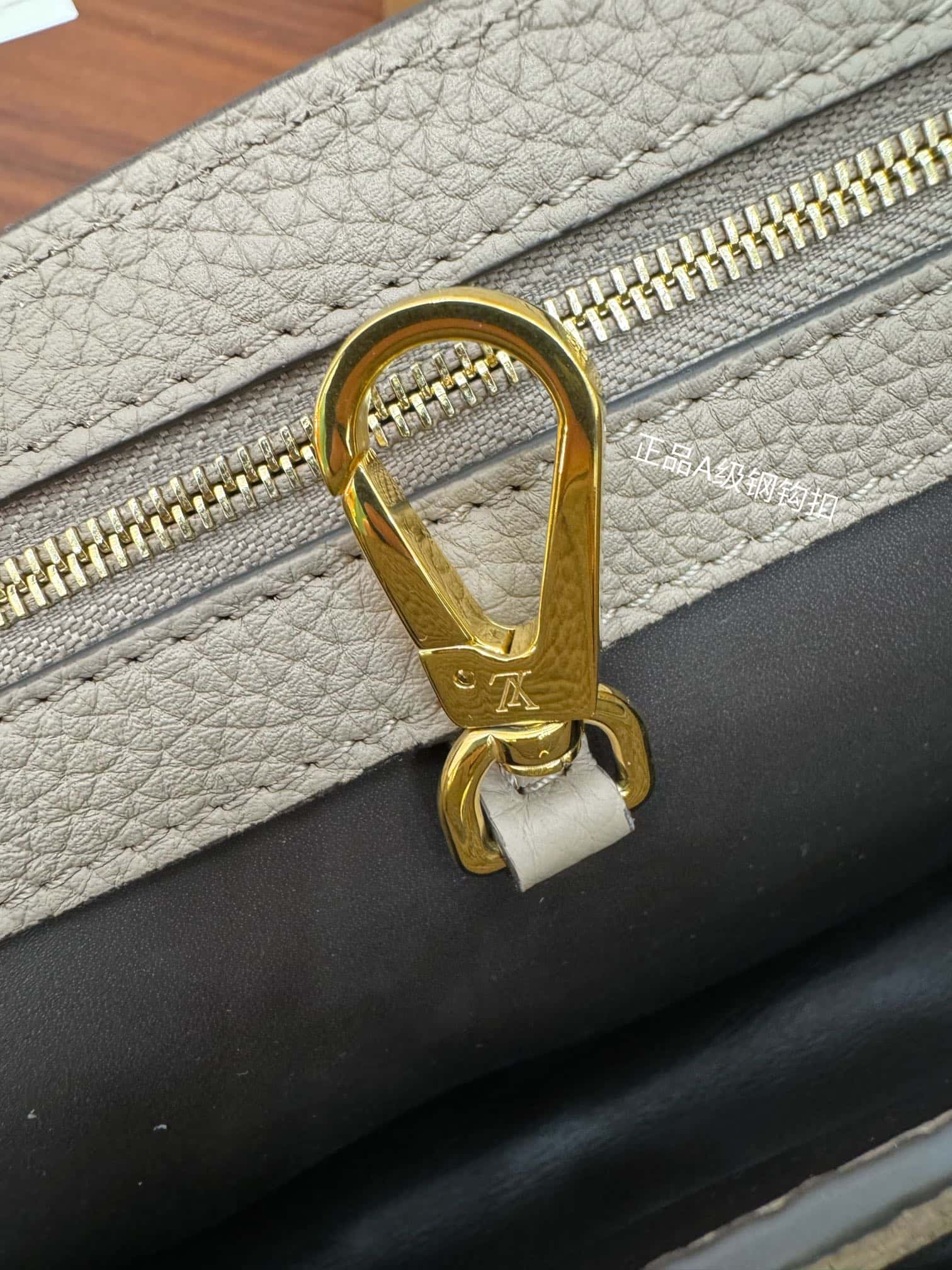 LV M42253特正版 Capucines 中號手袋¥3480.00-頂級1:1精品高仿包包香港台灣批發價格推薦微信哪裡買