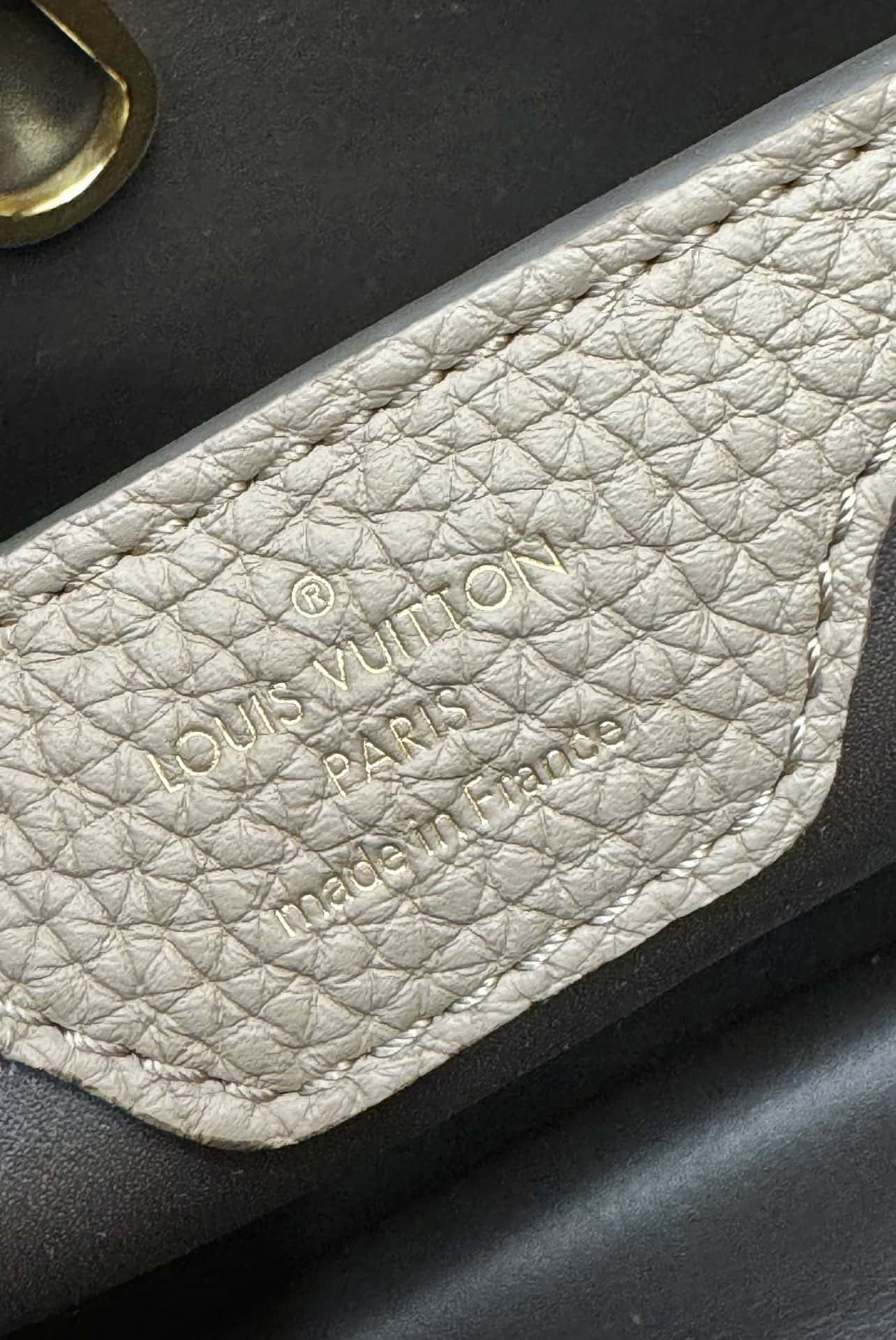 LV M42253特正版 Capucines 中號手袋¥3480.00-頂級1:1精品高仿包包香港台灣批發價格推薦微信哪裡買