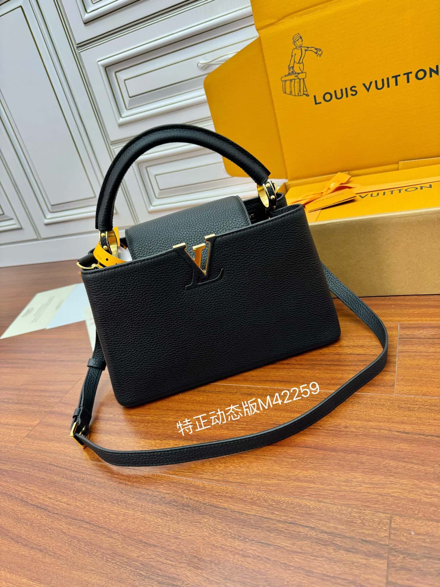 LV M42259 Capucines 中號手袋尺寸:31.5x20x11CM¥3480.00-頂級1:1精品高仿包包香港台灣批發價格推薦微信哪裡買