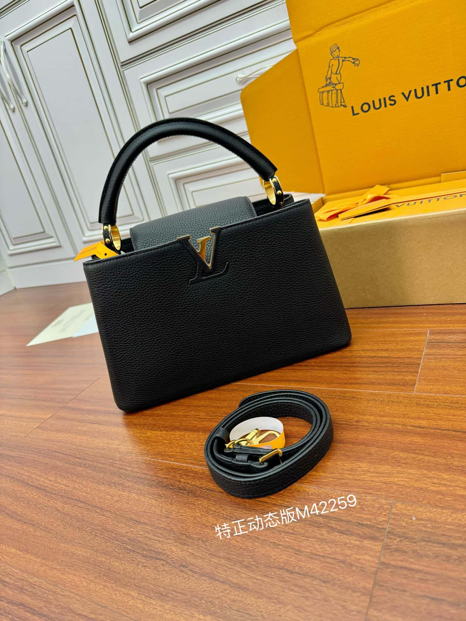 LV M42259 Capucines 中號手袋尺寸:31.5x20x11CM¥3480.00-頂級1:1精品高仿包包香港台灣批發價格推薦微信哪裡買