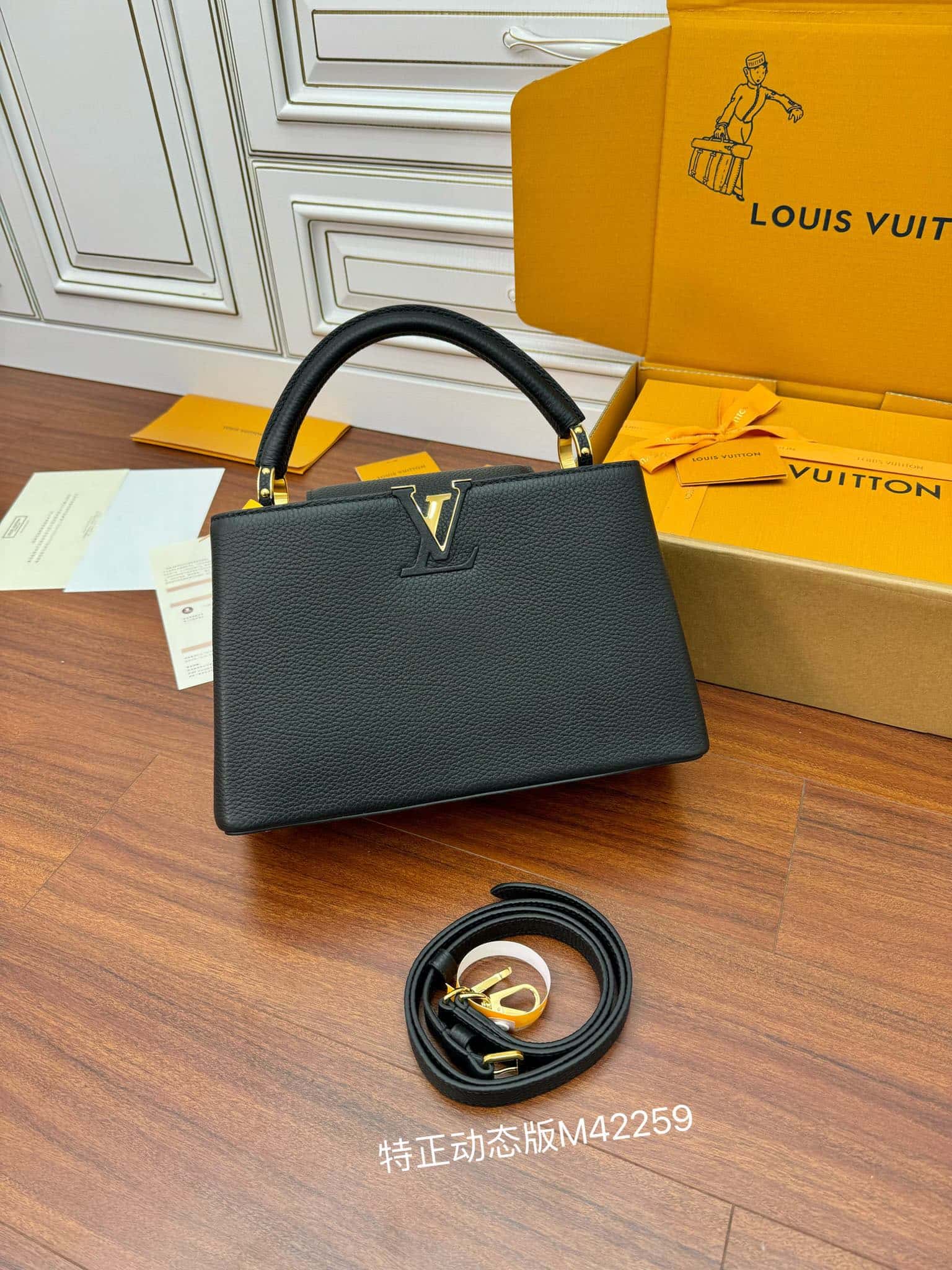 LV M42259 Capucines 中號手袋尺寸:31.5x20x11CM¥3480.00-頂級1:1精品高仿包包香港台灣批發價格推薦微信哪裡買