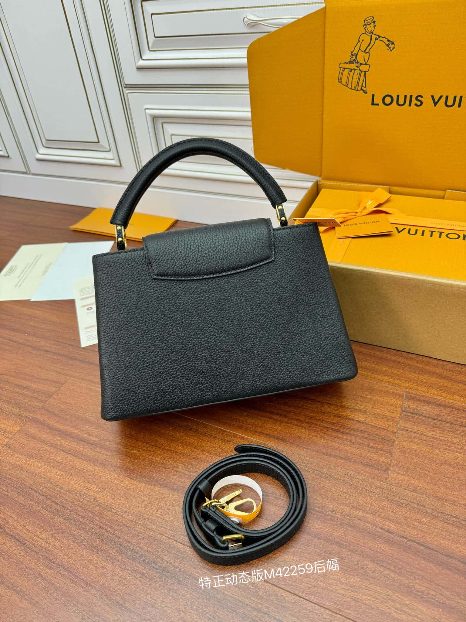 LV M42259 Capucines 中號手袋尺寸:31.5x20x11CM¥3480.00-頂級1:1精品高仿包包香港台灣批發價格推薦微信哪裡買