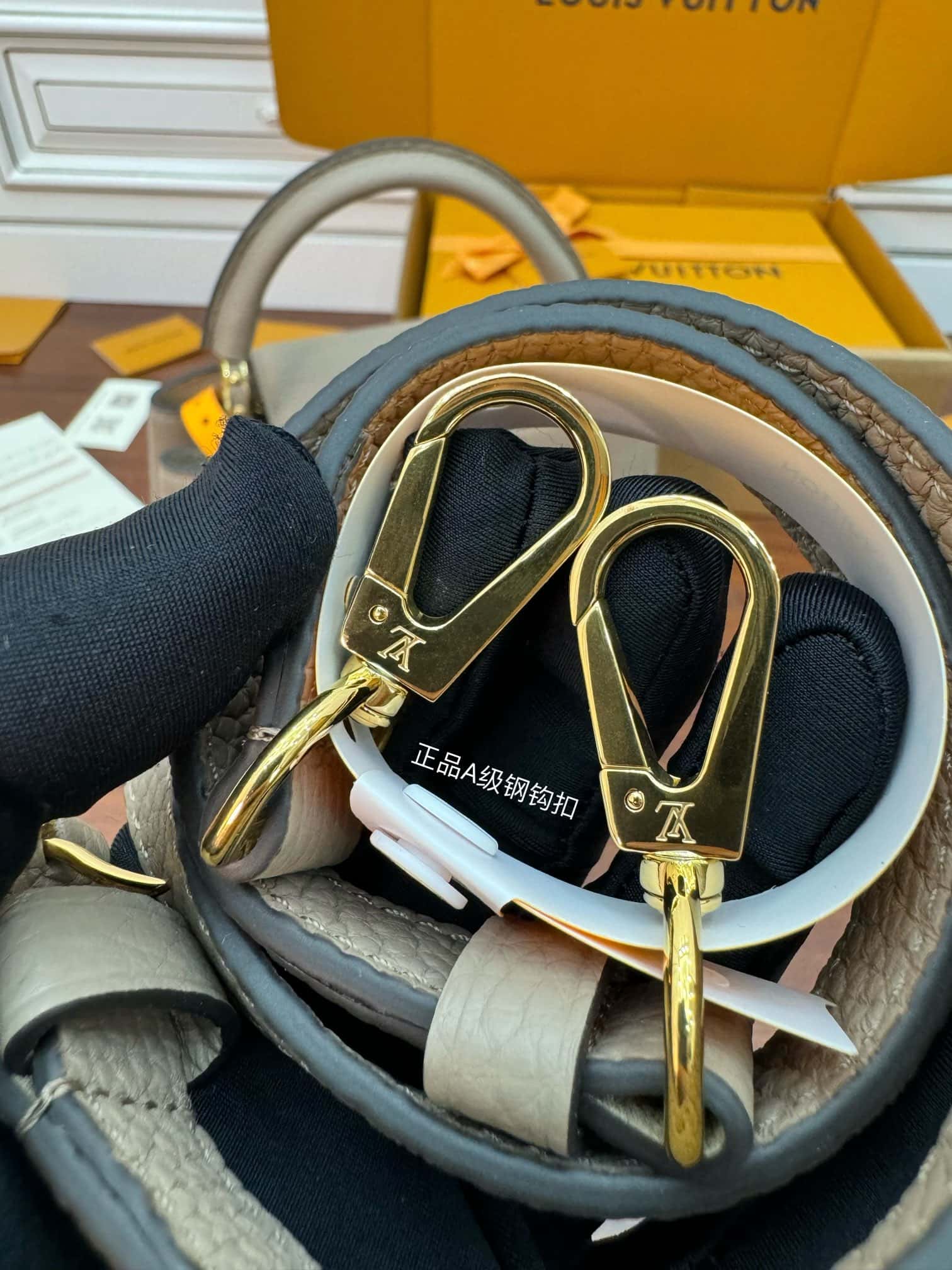 LV M94634 Capucines BB 手袋專櫃同步¥3480.00-頂級1:1精品高仿包包香港台灣批發價格推薦微信哪裡買