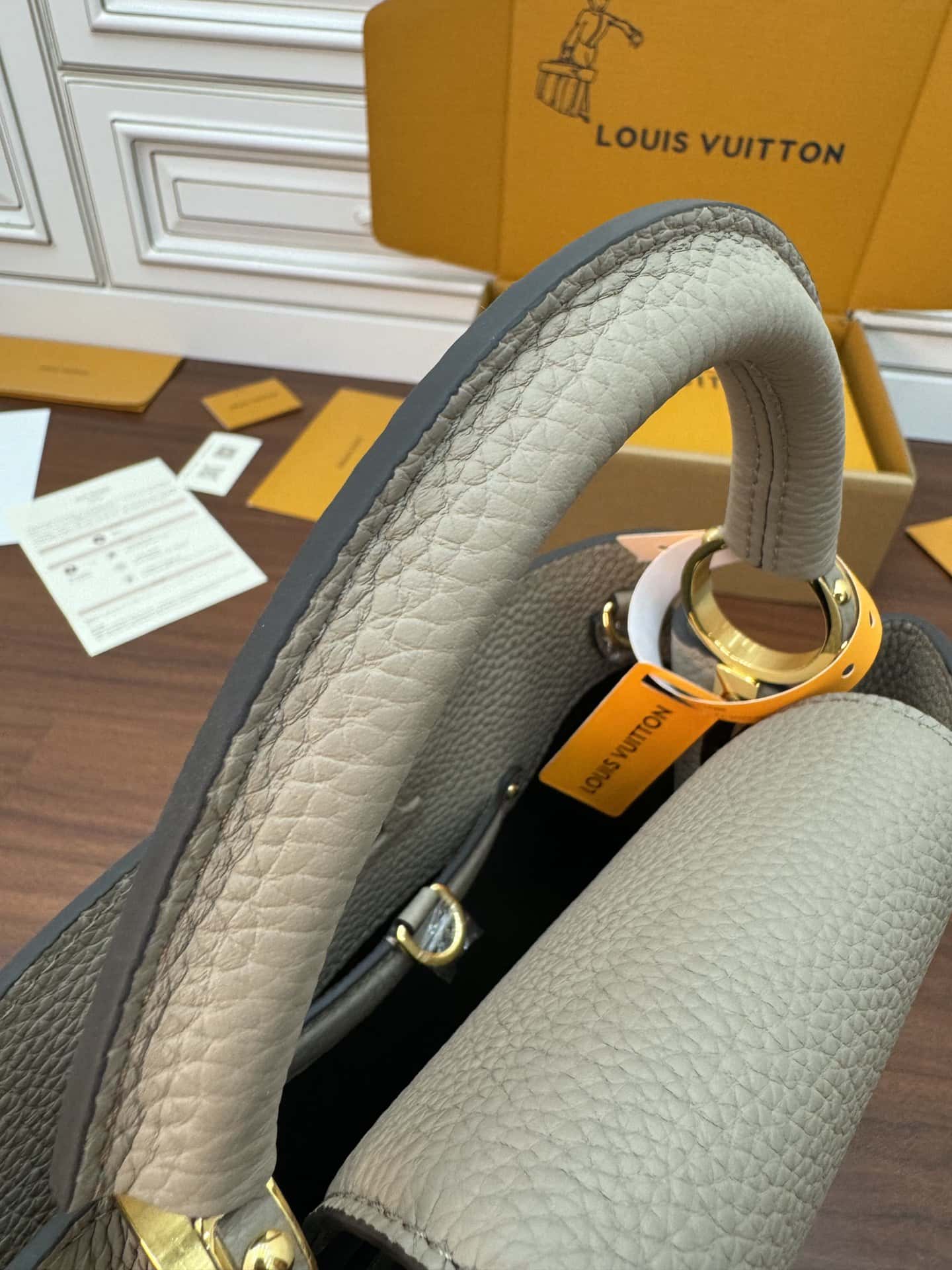 LV M94634 Capucines BB 手袋專櫃同步¥3480.00-頂級1:1精品高仿包包香港台灣批發價格推薦微信哪裡買