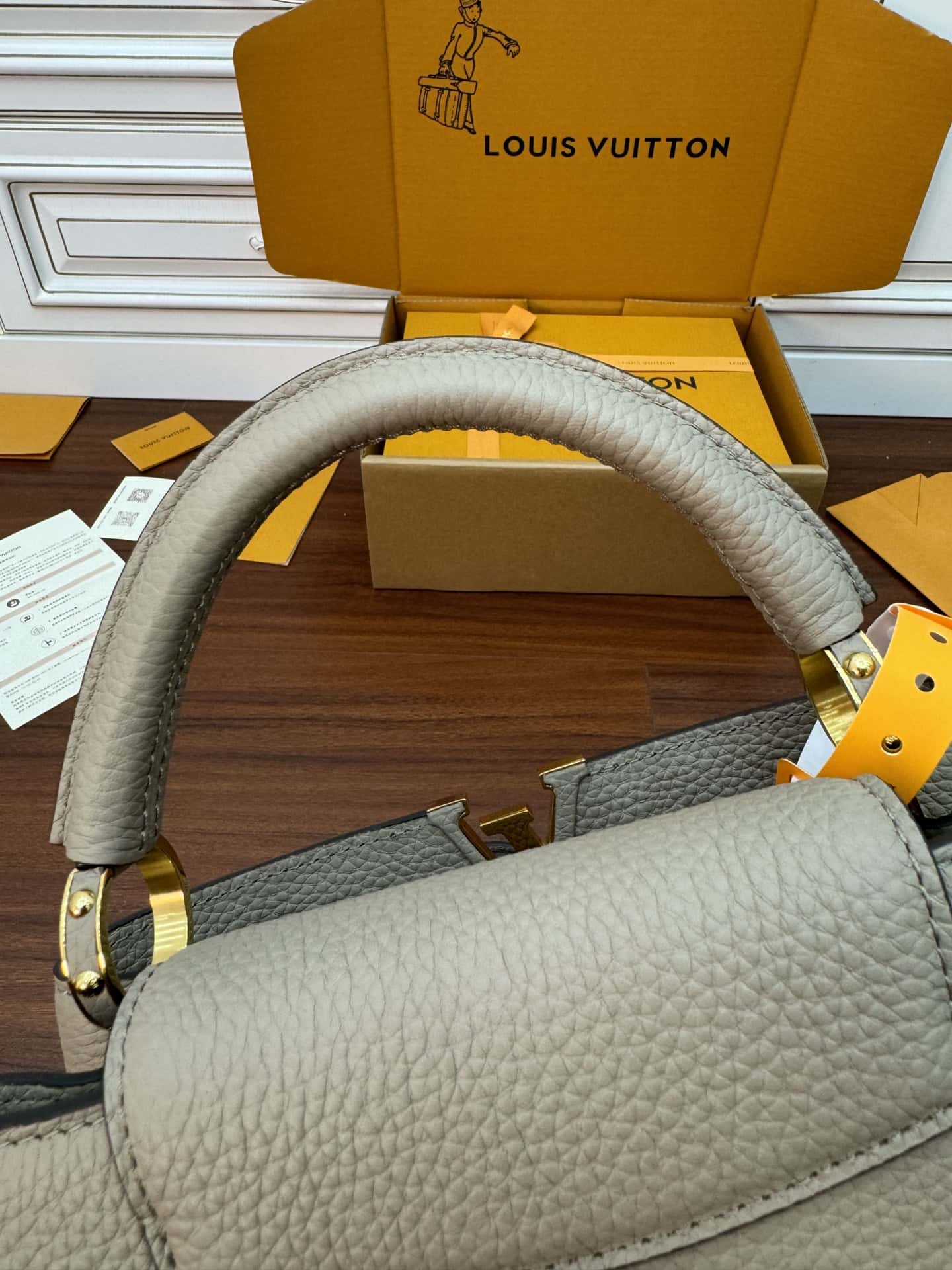 LV M94634 Capucines BB 手袋專櫃同步¥3480.00-頂級1:1精品高仿包包香港台灣批發價格推薦微信哪裡買