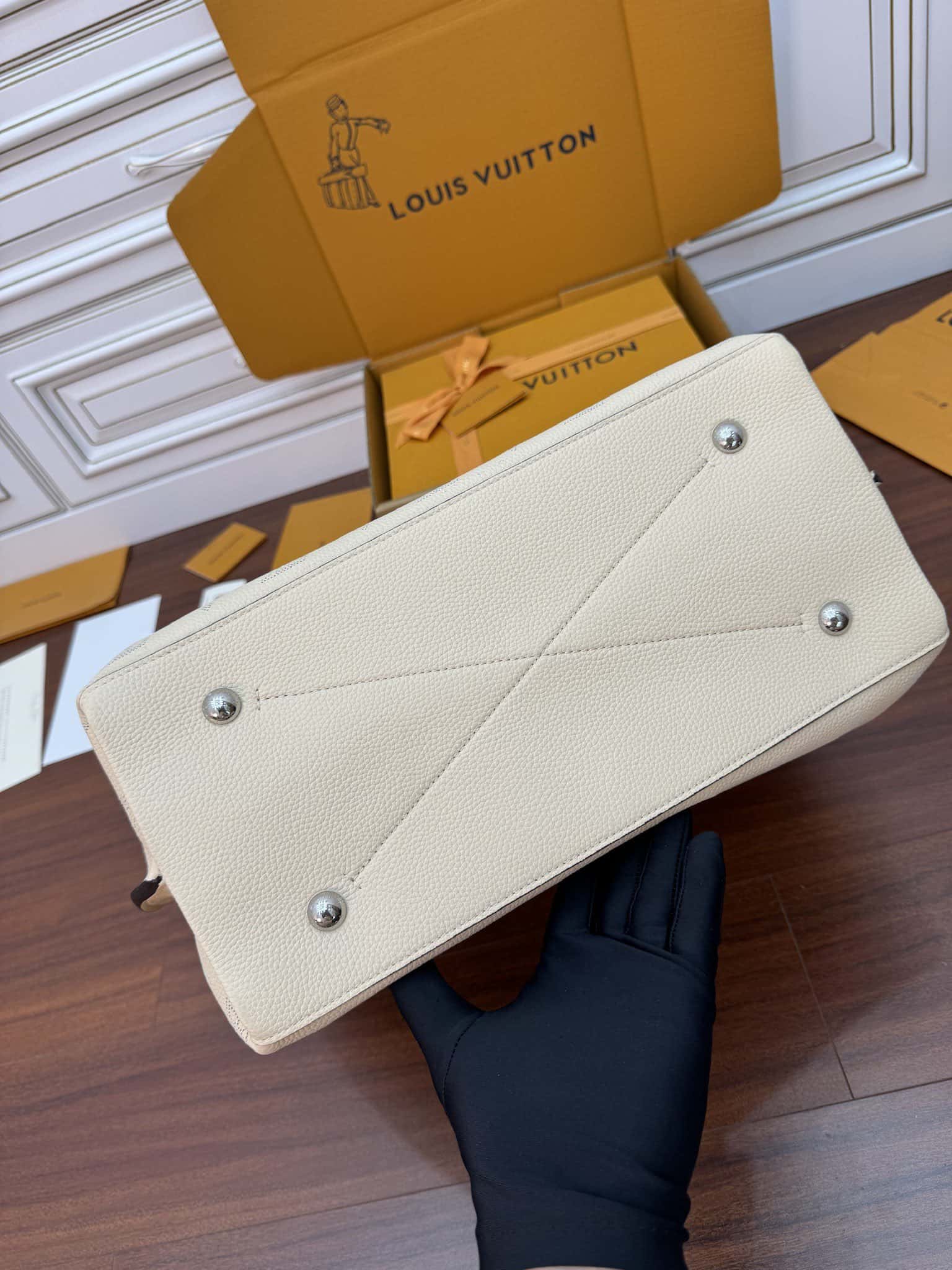 LV M53188特正版 Carmel正品代工廠意大利A級皮料¥3480.00-頂級1:1精品高仿包包香港台灣批發價格推薦微信哪裡買
