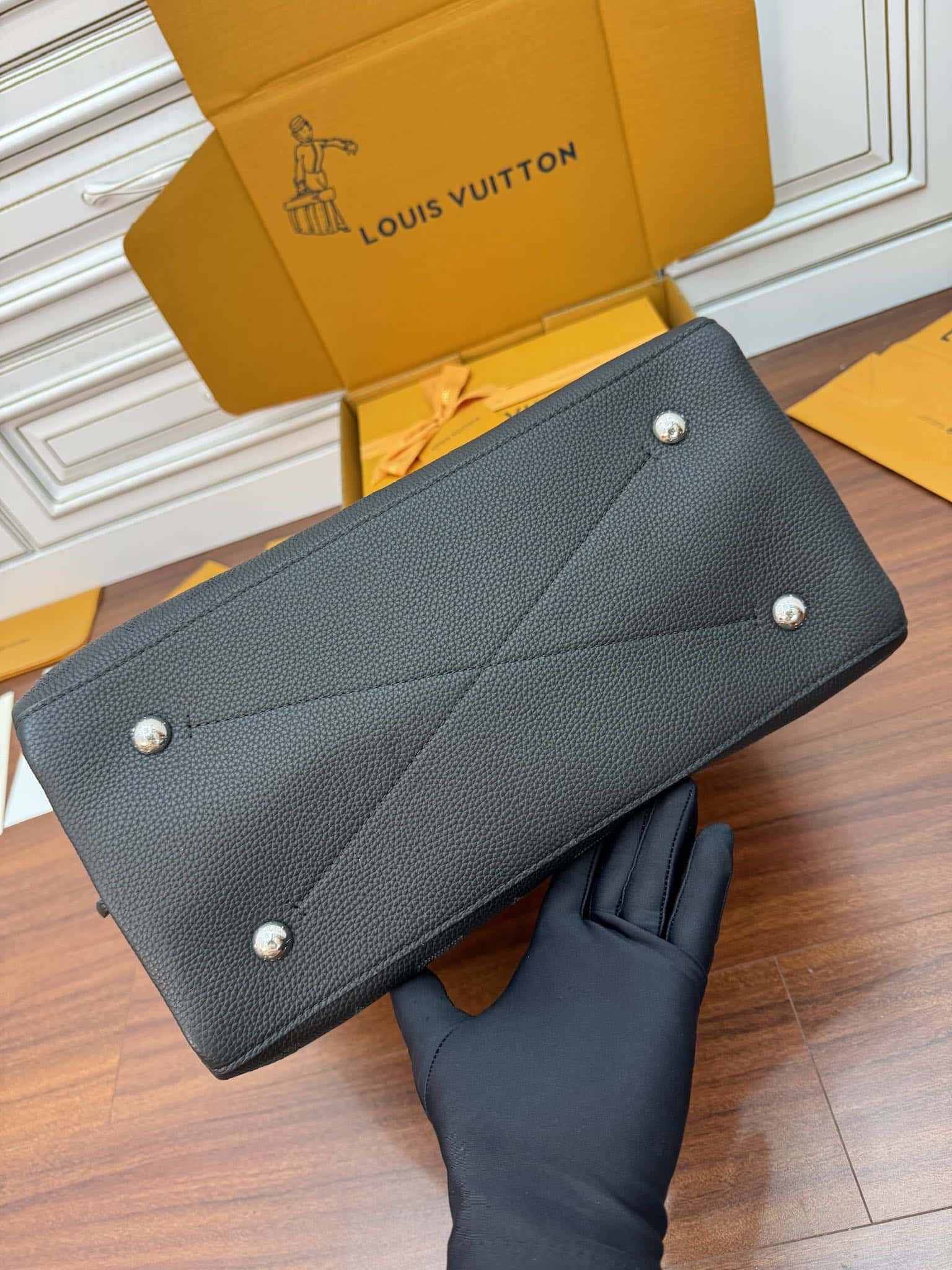 LV頂級原單正品級 M52950特正版 Carmel尺寸:35x40x17CM¥3,280.00-頂級1:1精品高仿包包香港台灣批發價格推薦微信哪裡買