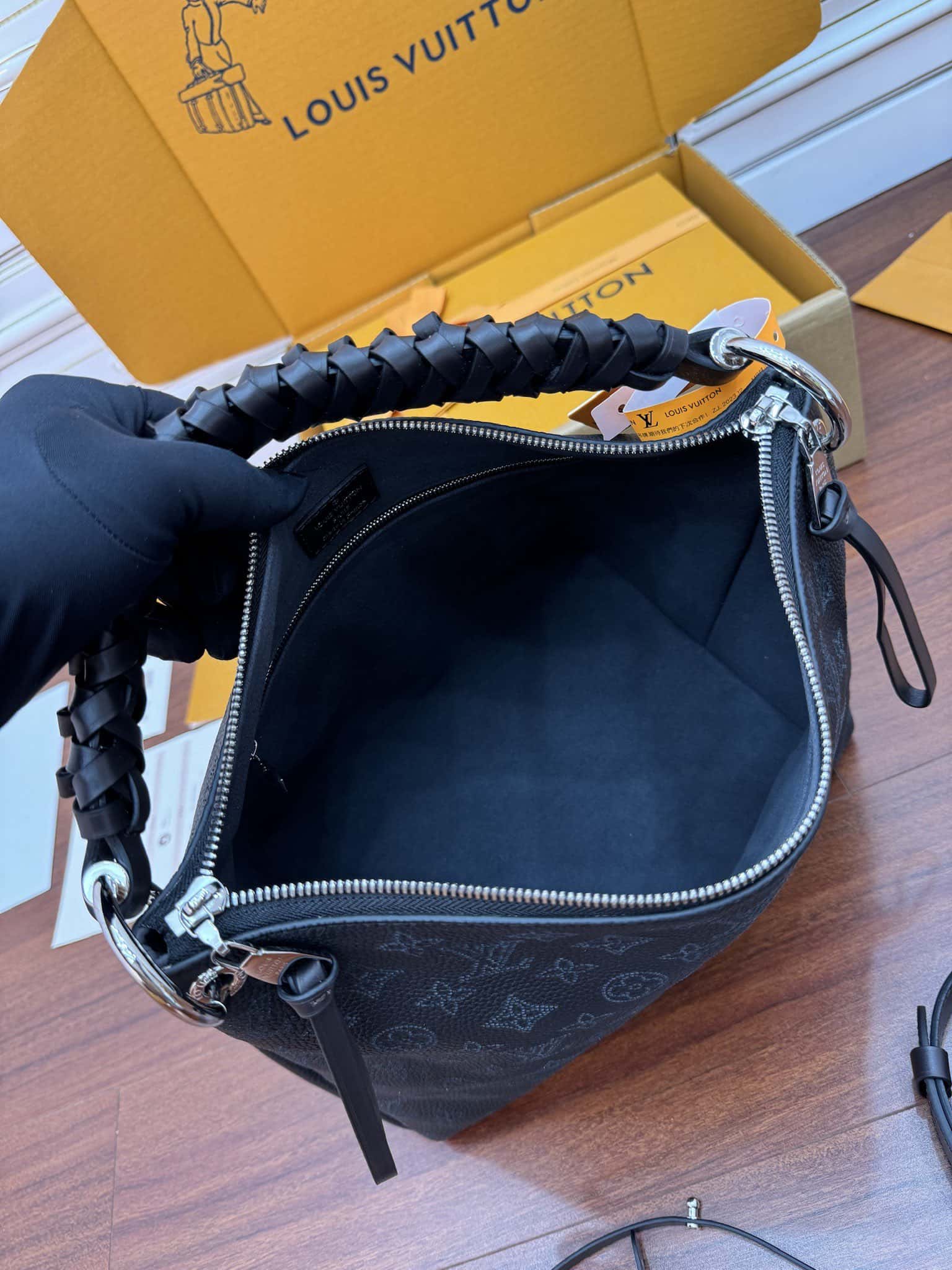 LV M56073 BEAUBOURG HOBO 中號手袋¥3,180.00-頂級1:1精品高仿包包香港台灣批發價格推薦微信哪裡買