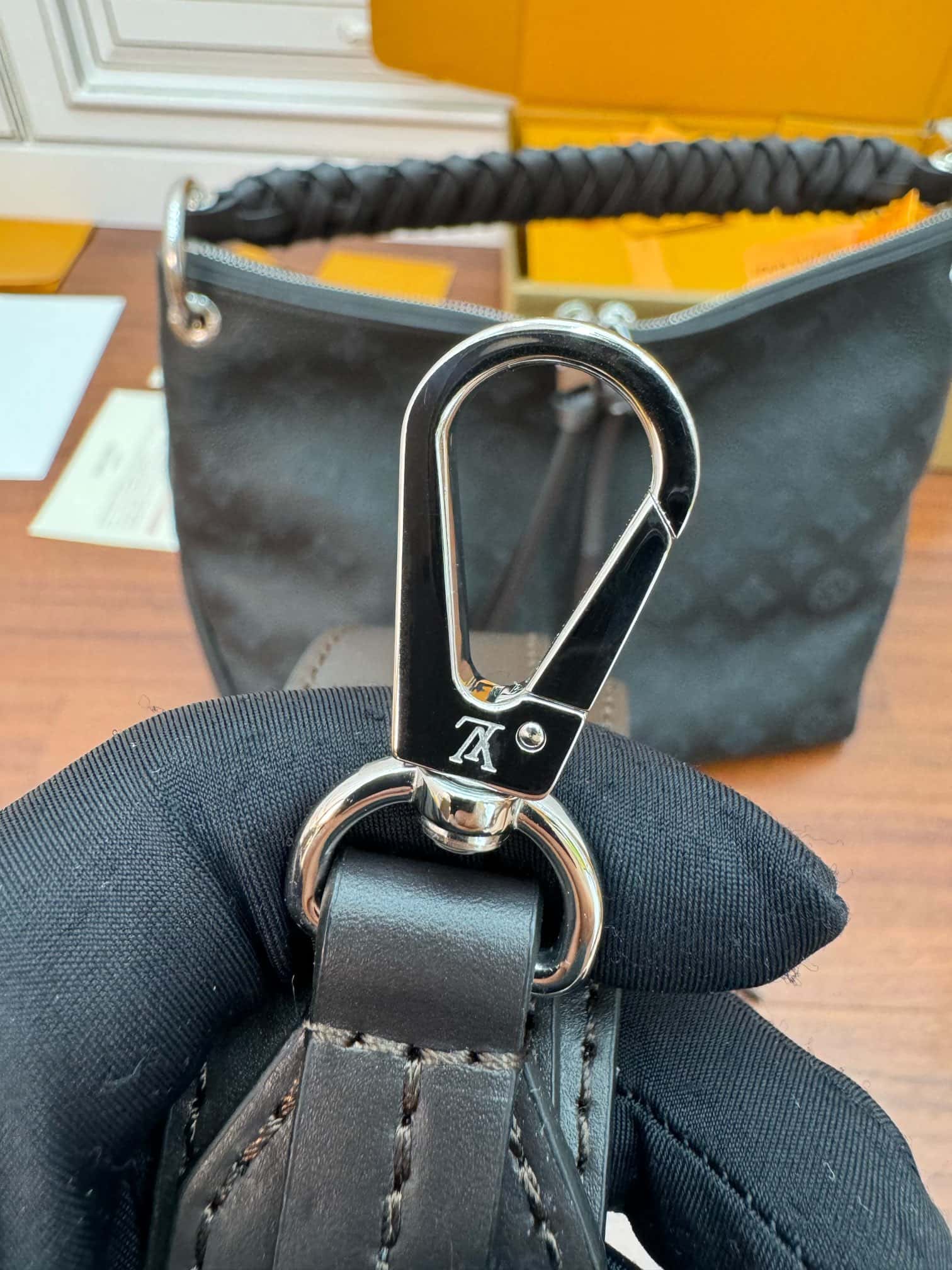 LV M56073 BEAUBOURG HOBO 中號手袋¥3,180.00-頂級1:1精品高仿包包香港台灣批發價格推薦微信哪裡買
