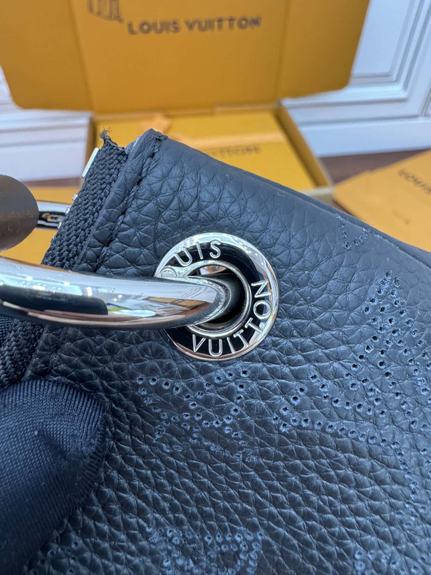 LV M56073 BEAUBOURG HOBO 中號手袋¥3,180.00-頂級1:1精品高仿包包香港台灣批發價格推薦微信哪裡買