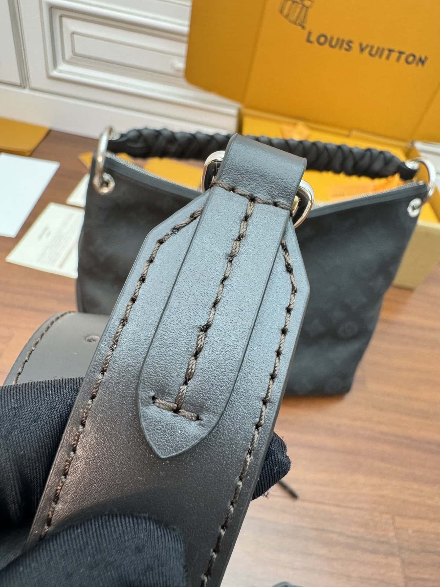 LV M56073 BEAUBOURG HOBO 中號手袋¥3,180.00-頂級1:1精品高仿包包香港台灣批發價格推薦微信哪裡買