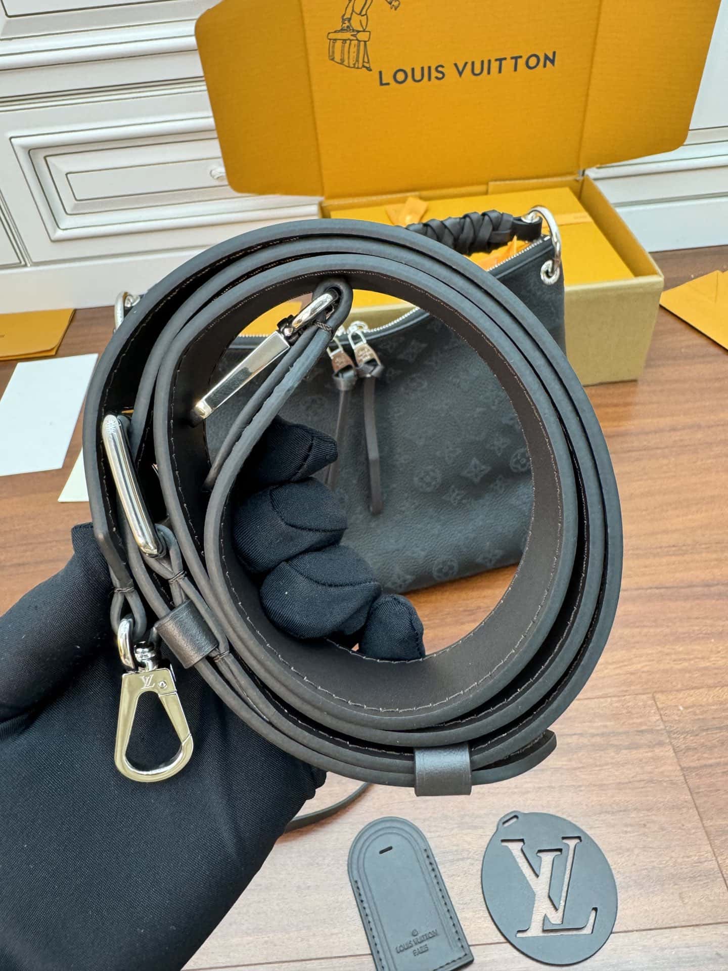 LV M56073 BEAUBOURG HOBO 中號手袋¥3,180.00-頂級1:1精品高仿包包香港台灣批發價格推薦微信哪裡買