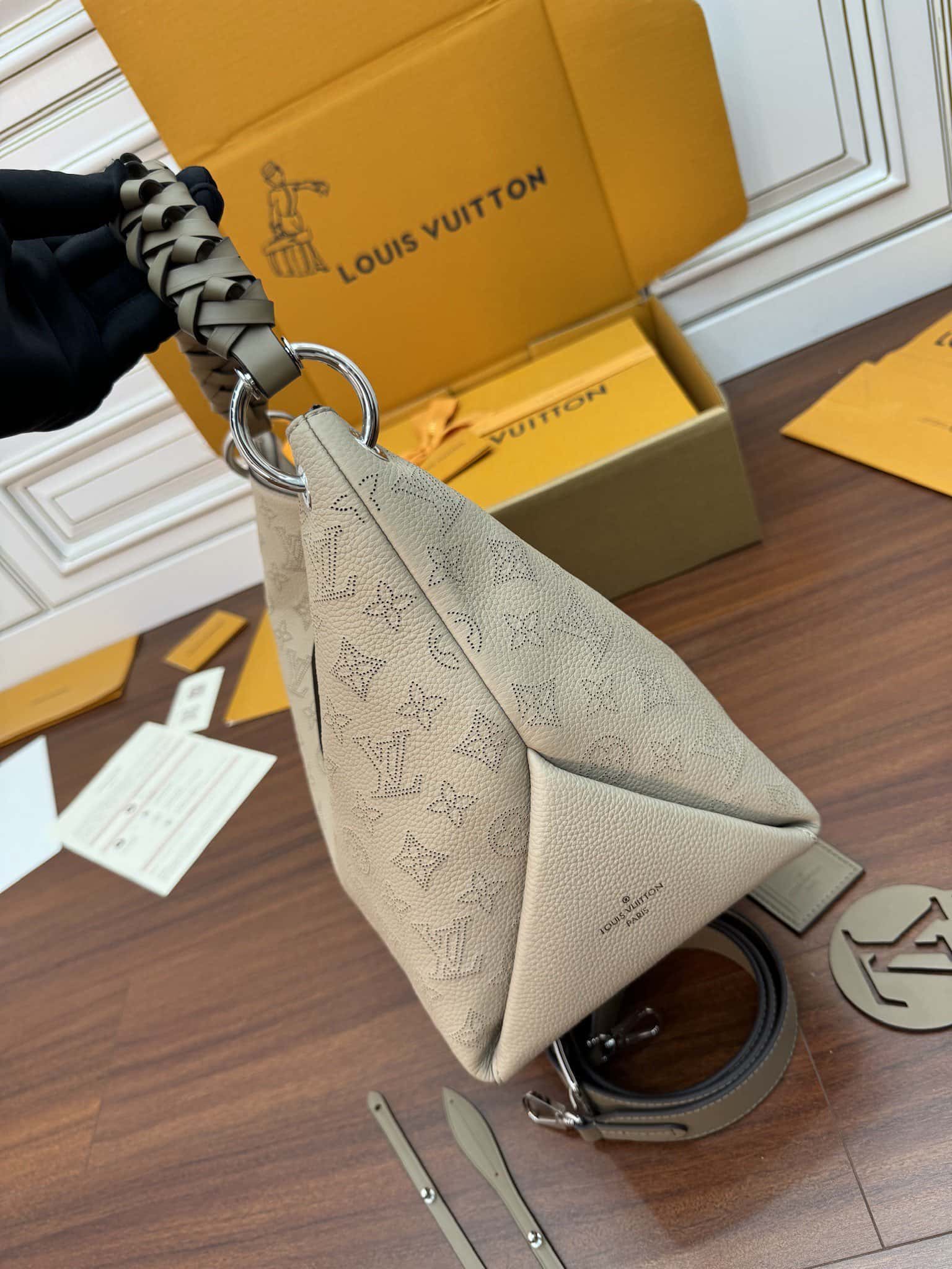 LV 正品級原單M56084 BEAUBOURG HOBO 中號手袋¥3,180.00-頂級1:1精品高仿包包香港台灣批發價格推薦微信哪裡買